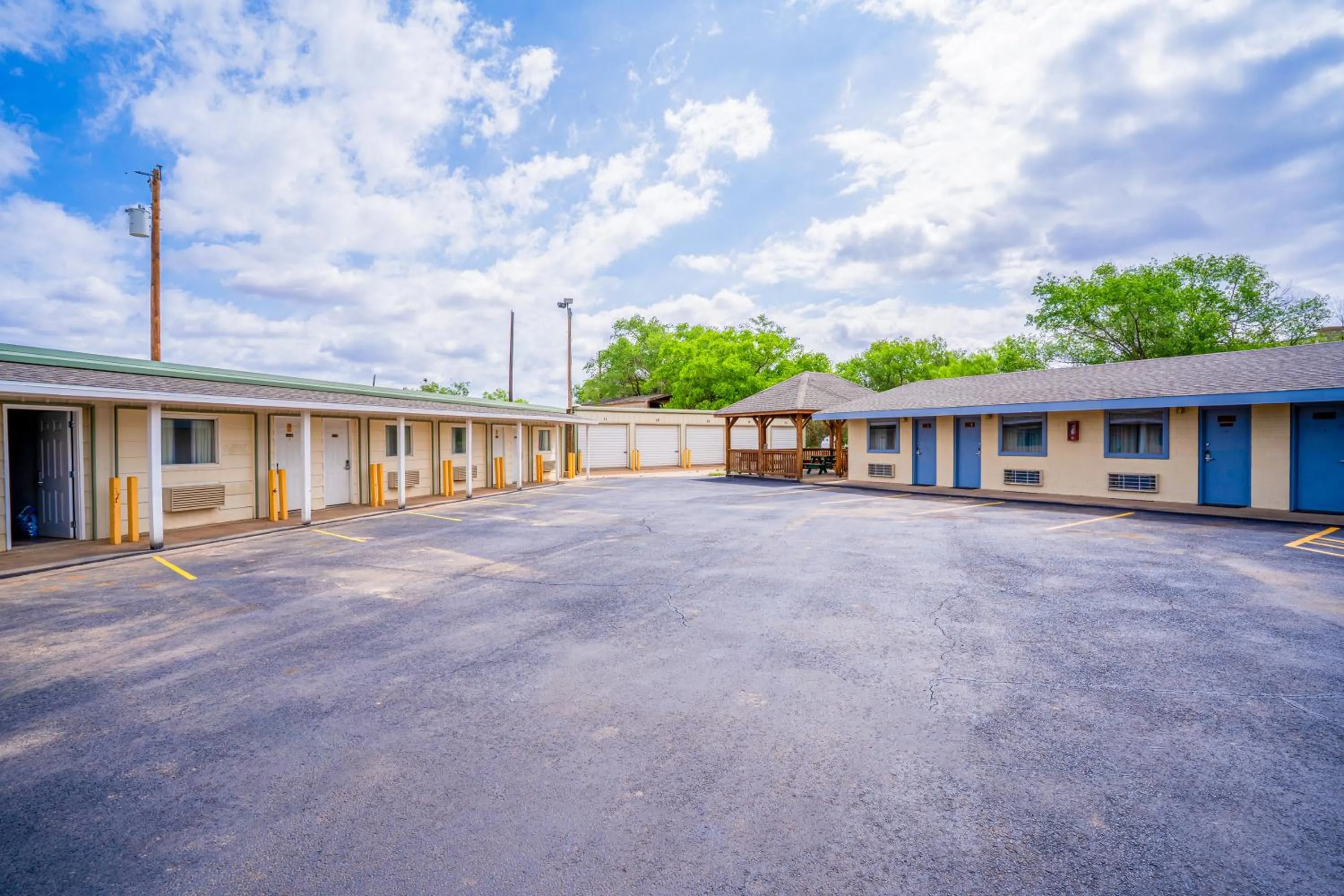 Facade/entrance in Purple Sage By OYO Snyder TX