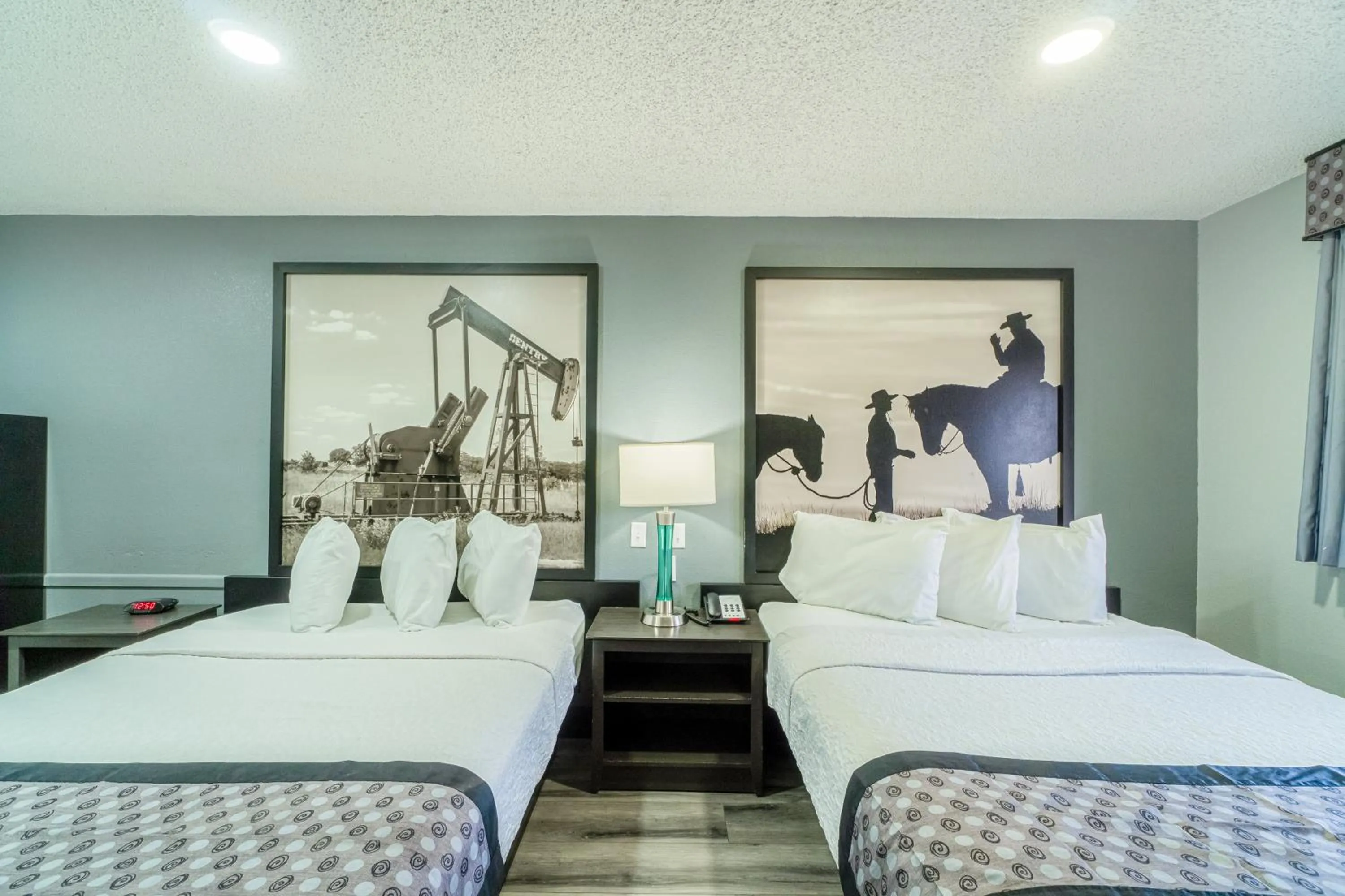 Bedroom, Bed in Purple Sage By OYO Snyder TX