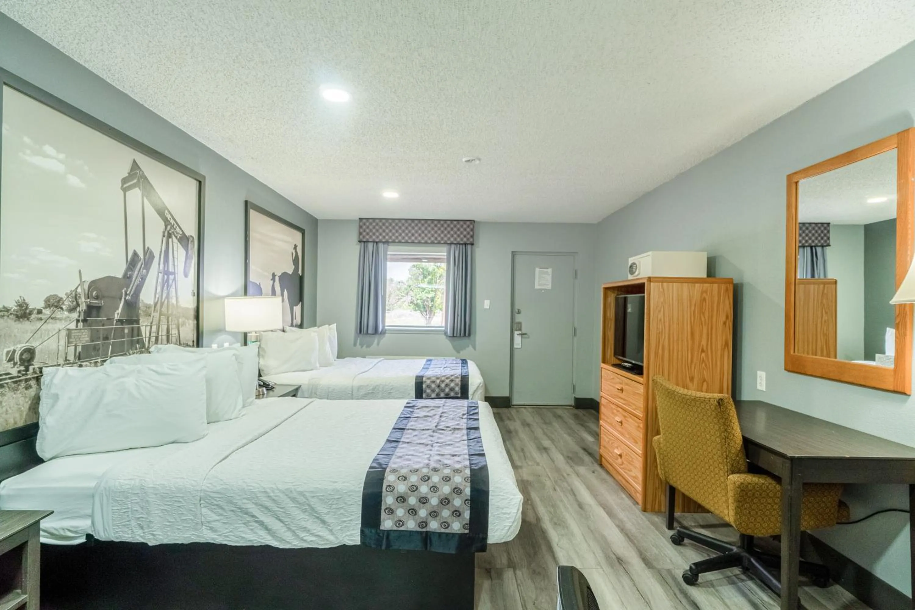 Bedroom, Bed in Purple Sage By OYO Snyder TX