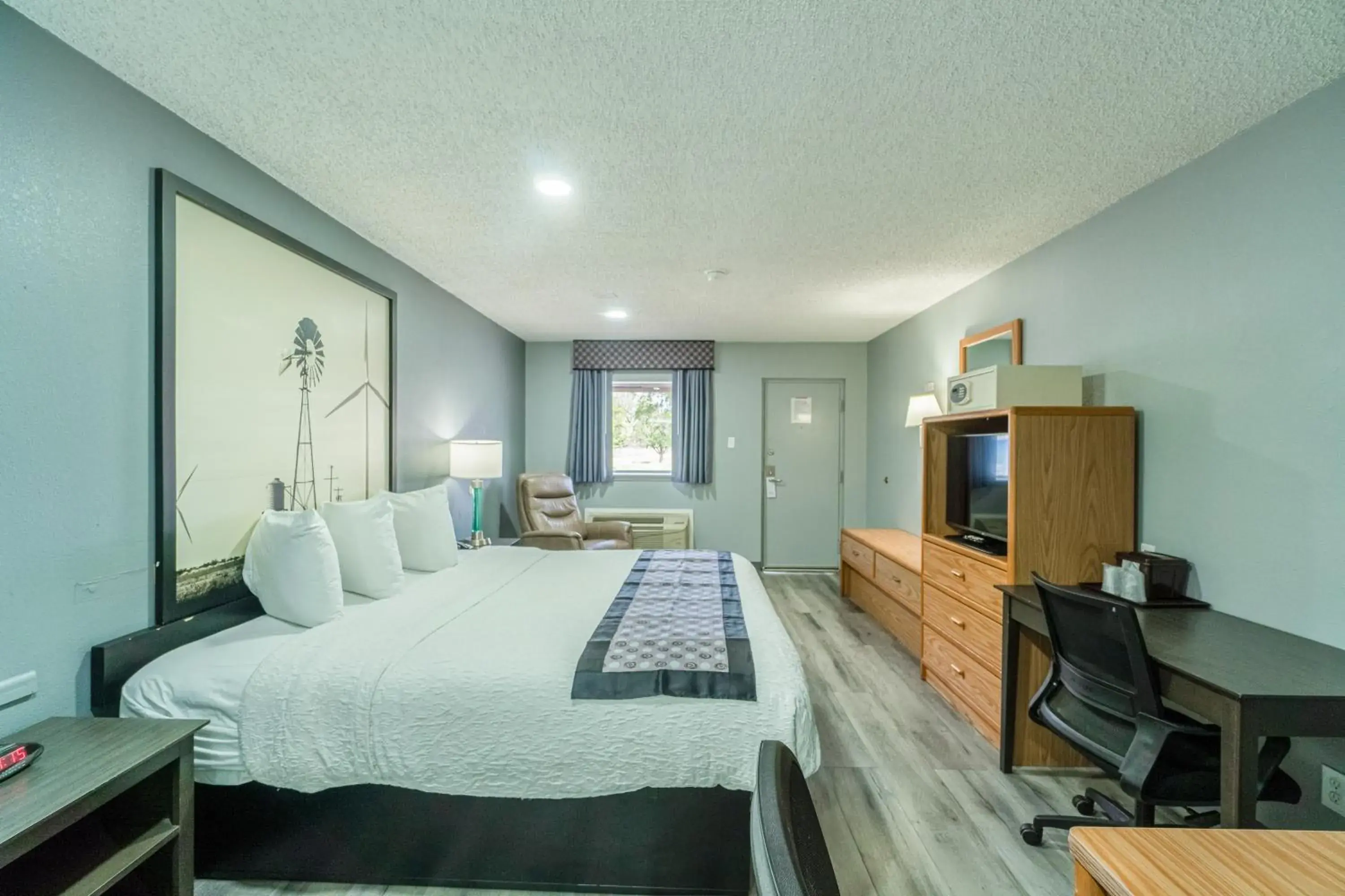 Bedroom, Bed in Purple Sage By OYO Snyder TX Bedroom, Bed in Purple Sage By OYO Snyder TX