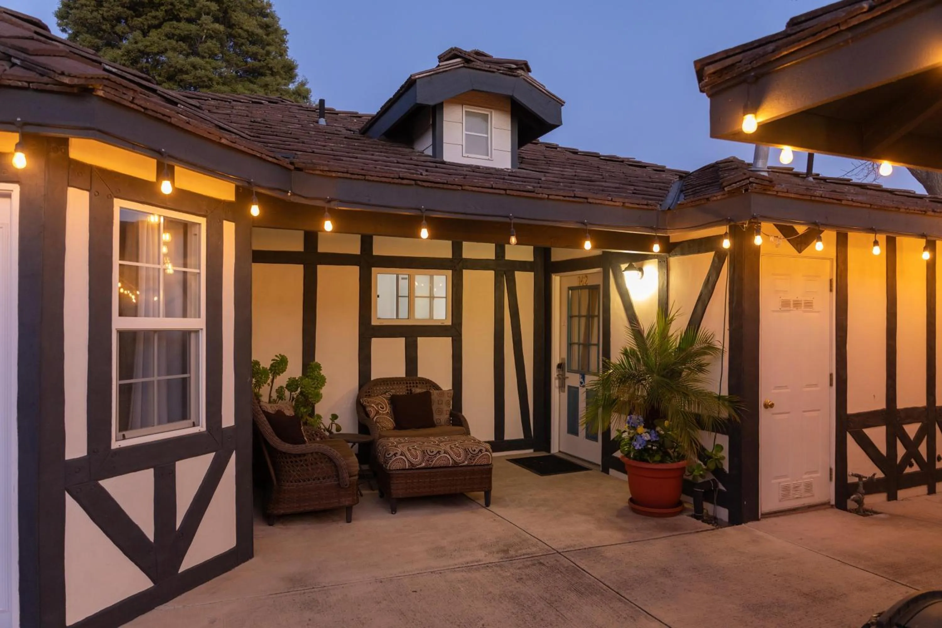 Solvang Inn & Cottages