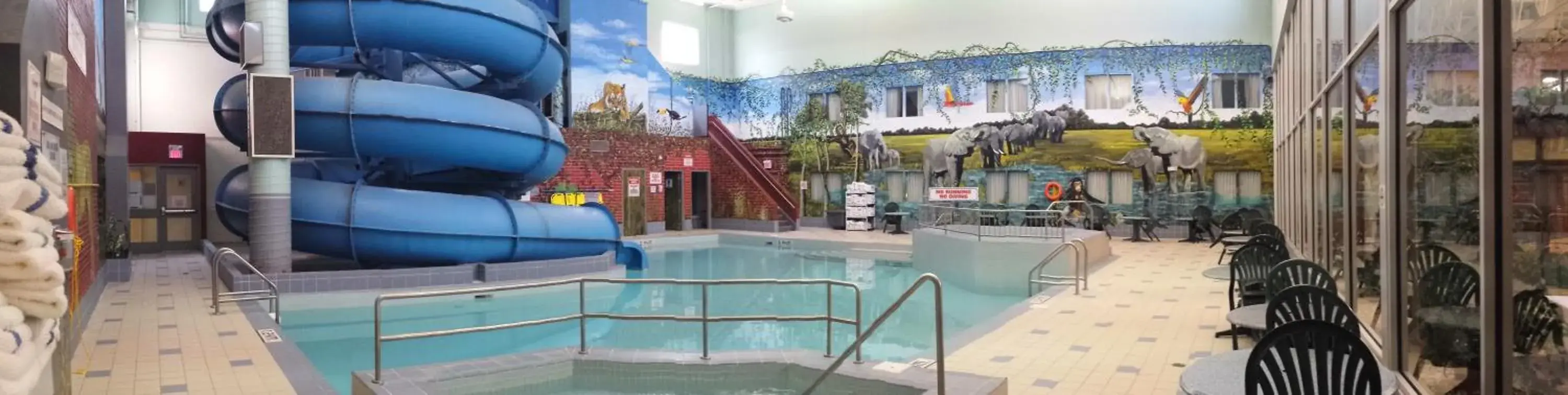 Swimming pool in Canad Inns Destination Centre Fort Garry Swimming pool in Canad Inns Destination Centre Fort Garry