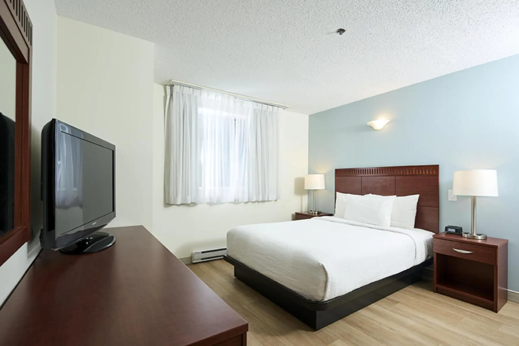 Bedroom, Bed in Canad Inns Destination Centre Fort Garry
