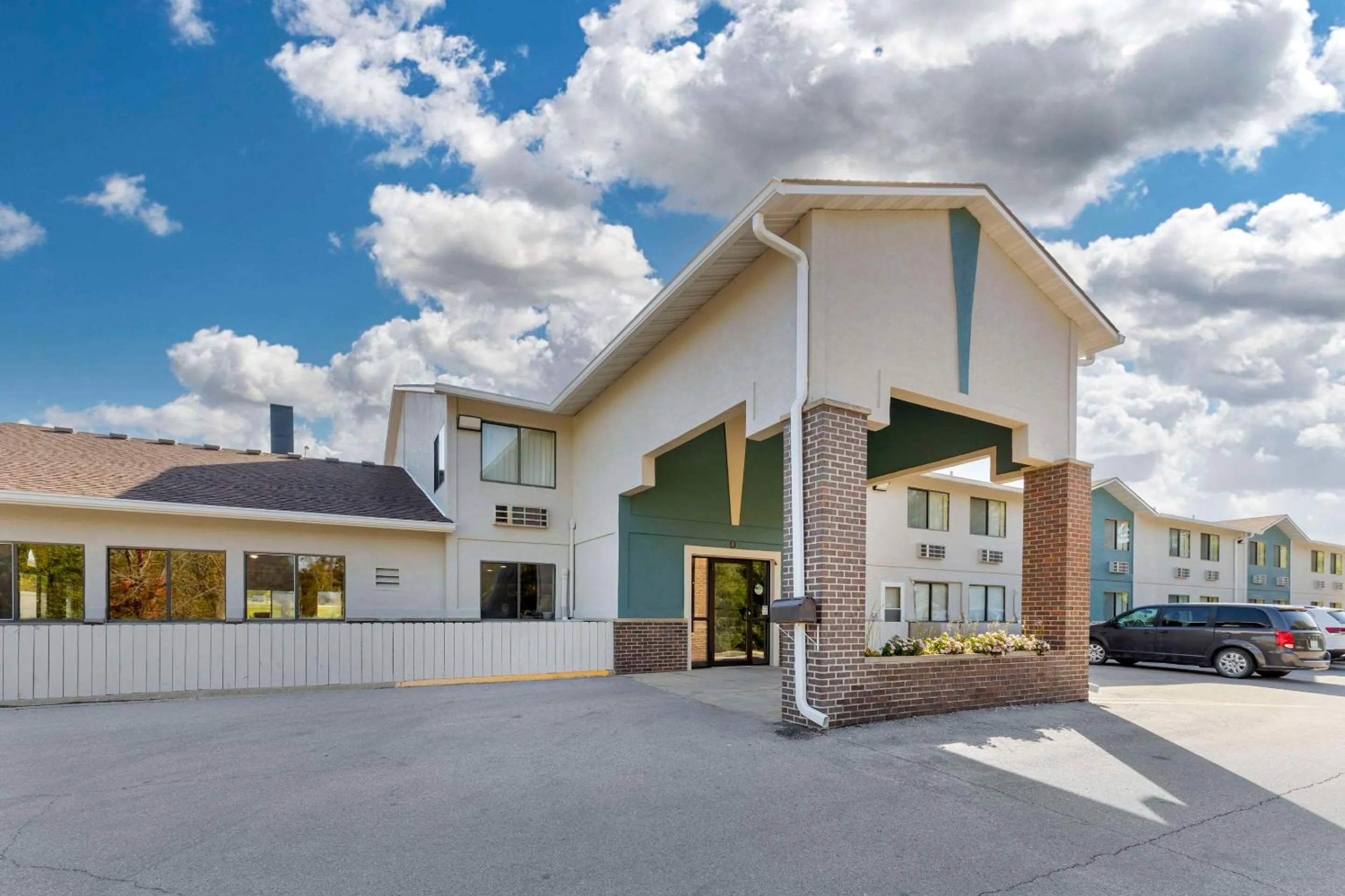 Property building in Quality Inn Indianola