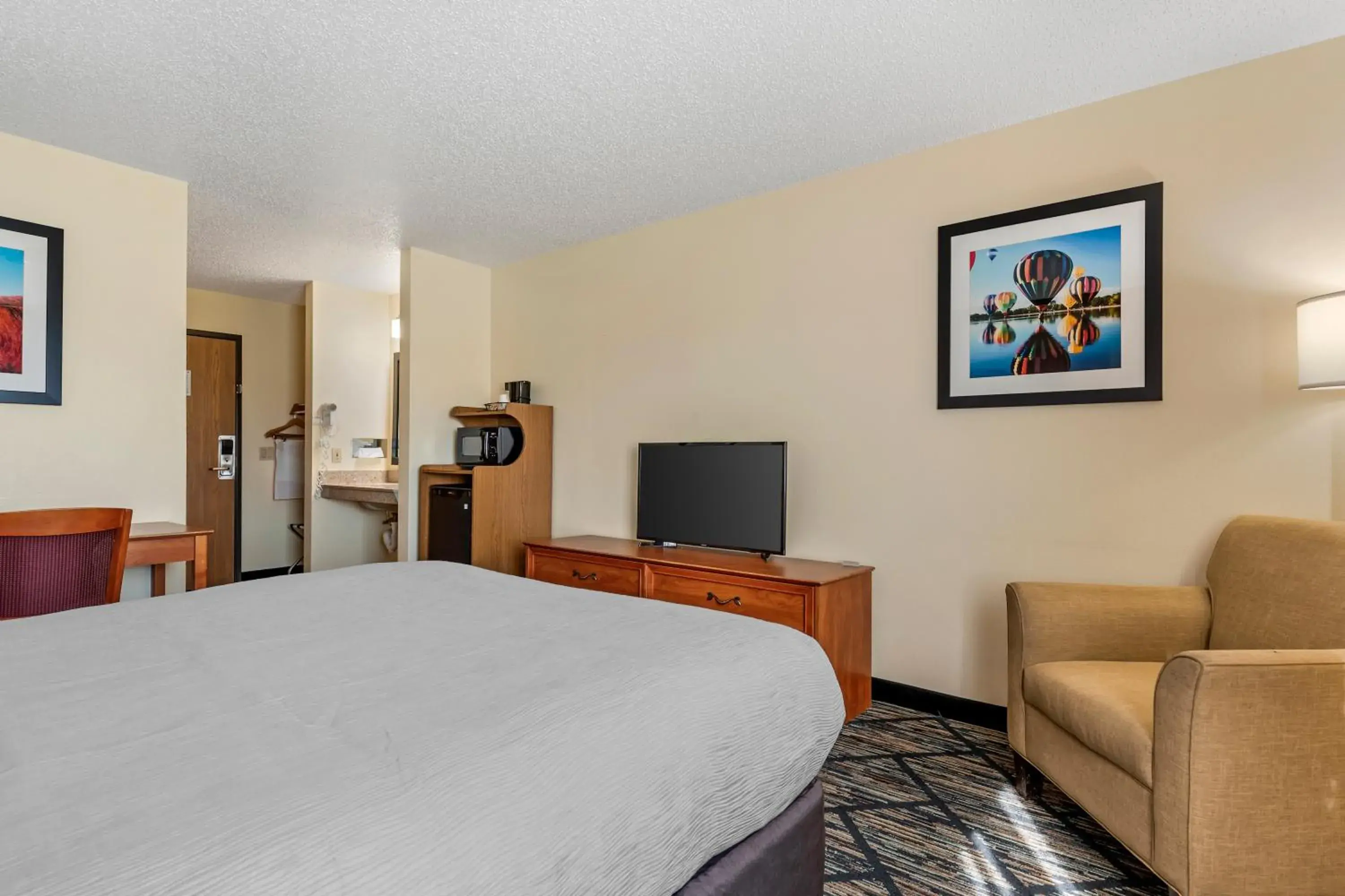 Queen Room - Accessible/Nonsmoking in Quality Inn Indianola Queen Room - Accessible/Nonsmoking in Quality Inn Indianola