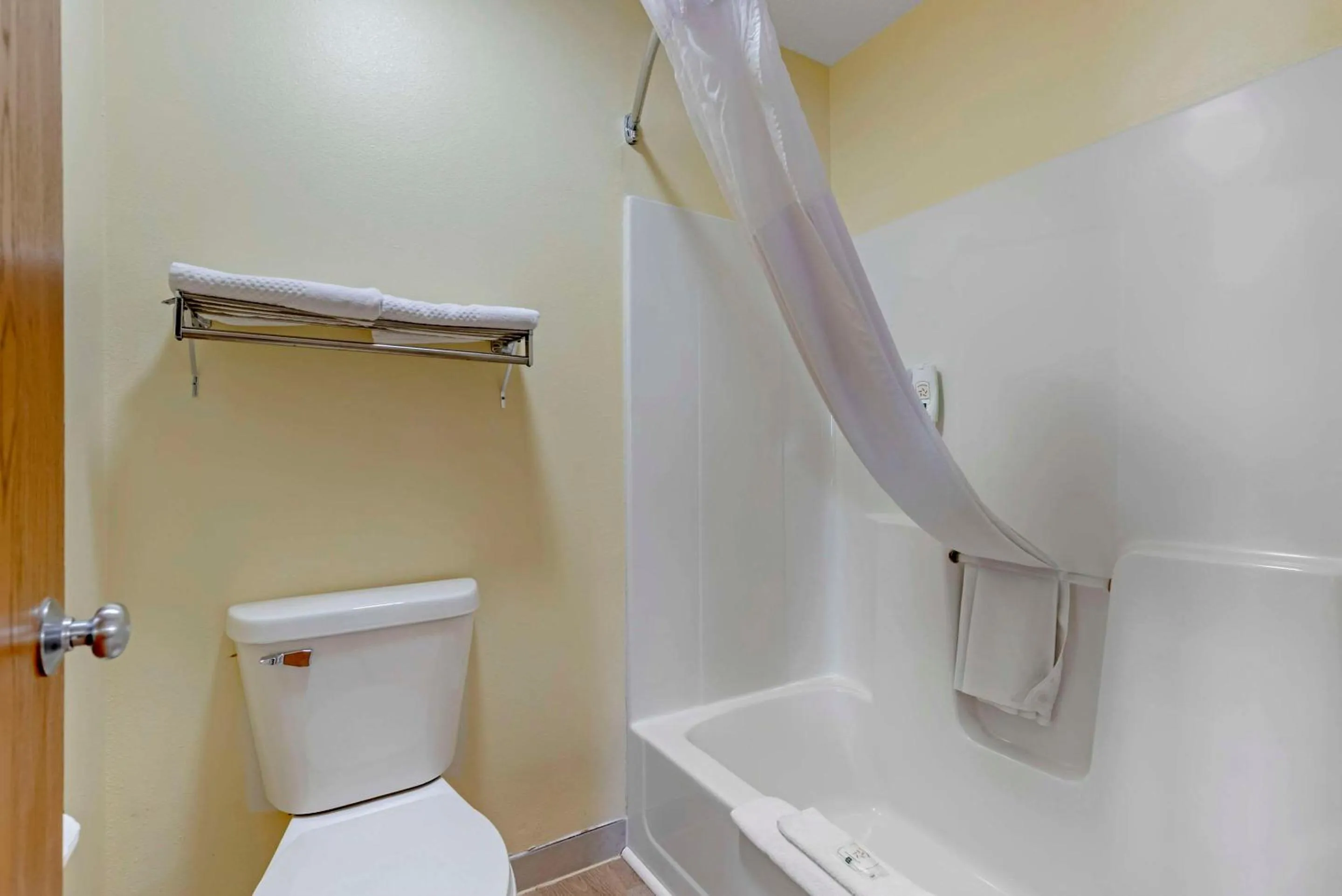 Bedroom in Quality Inn Indianola