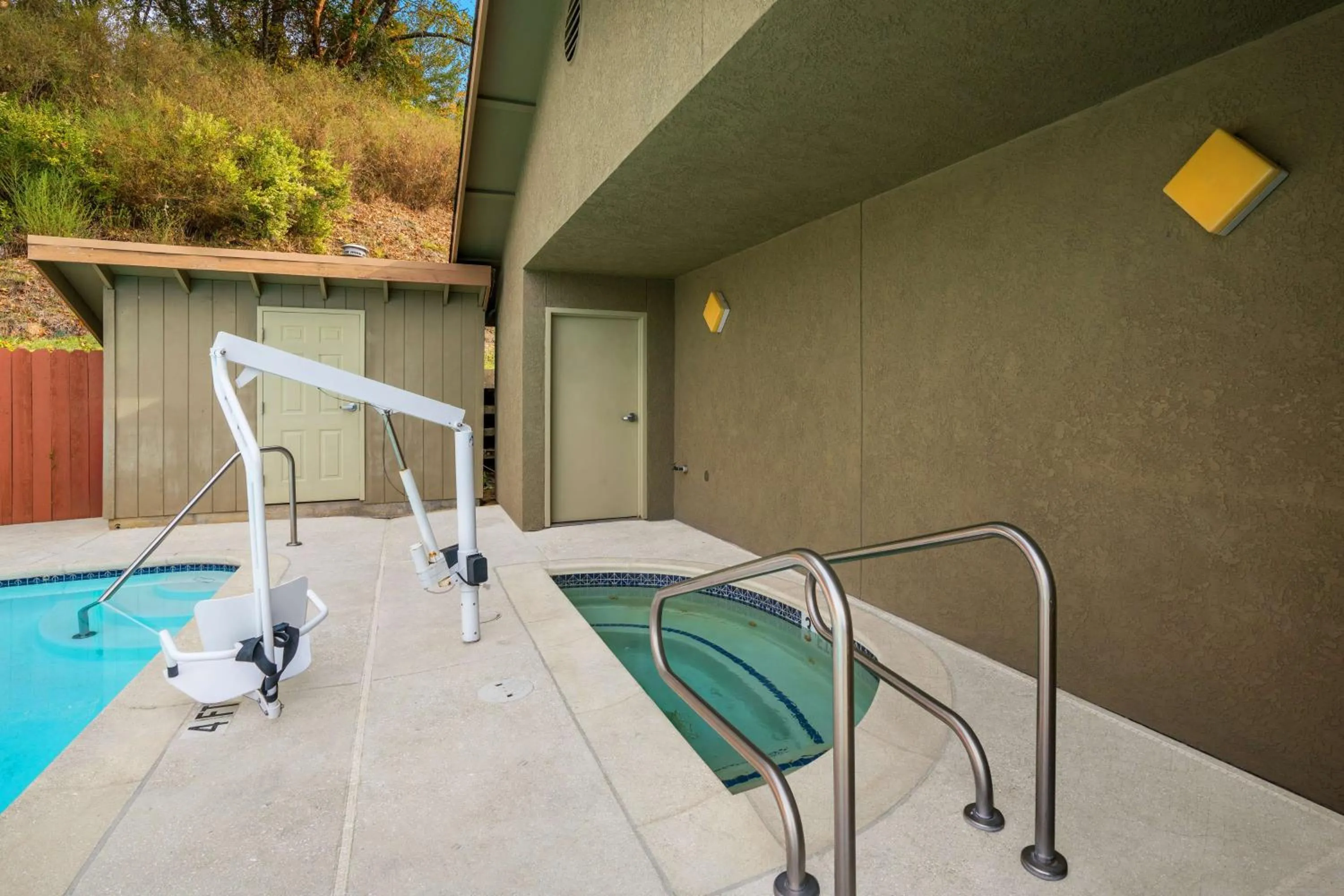 Pool view in Best Western Willits Inn