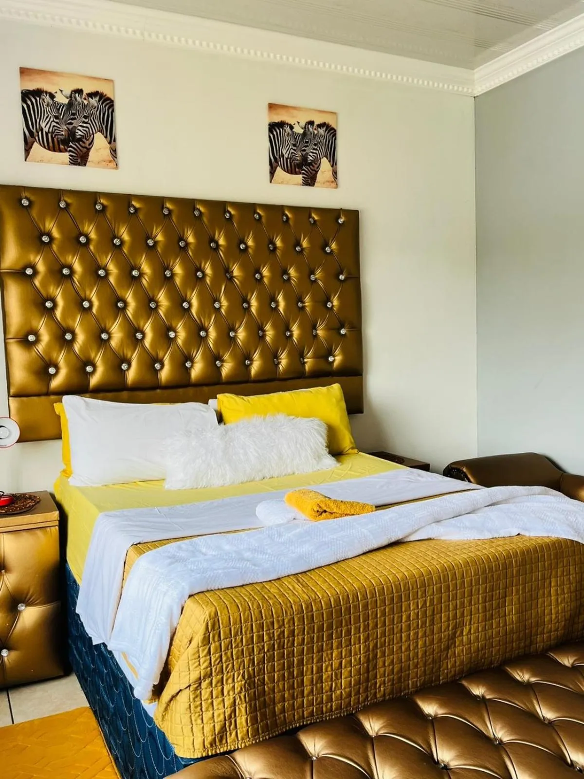 Photo of the whole room, Bed in Abecor Hotel