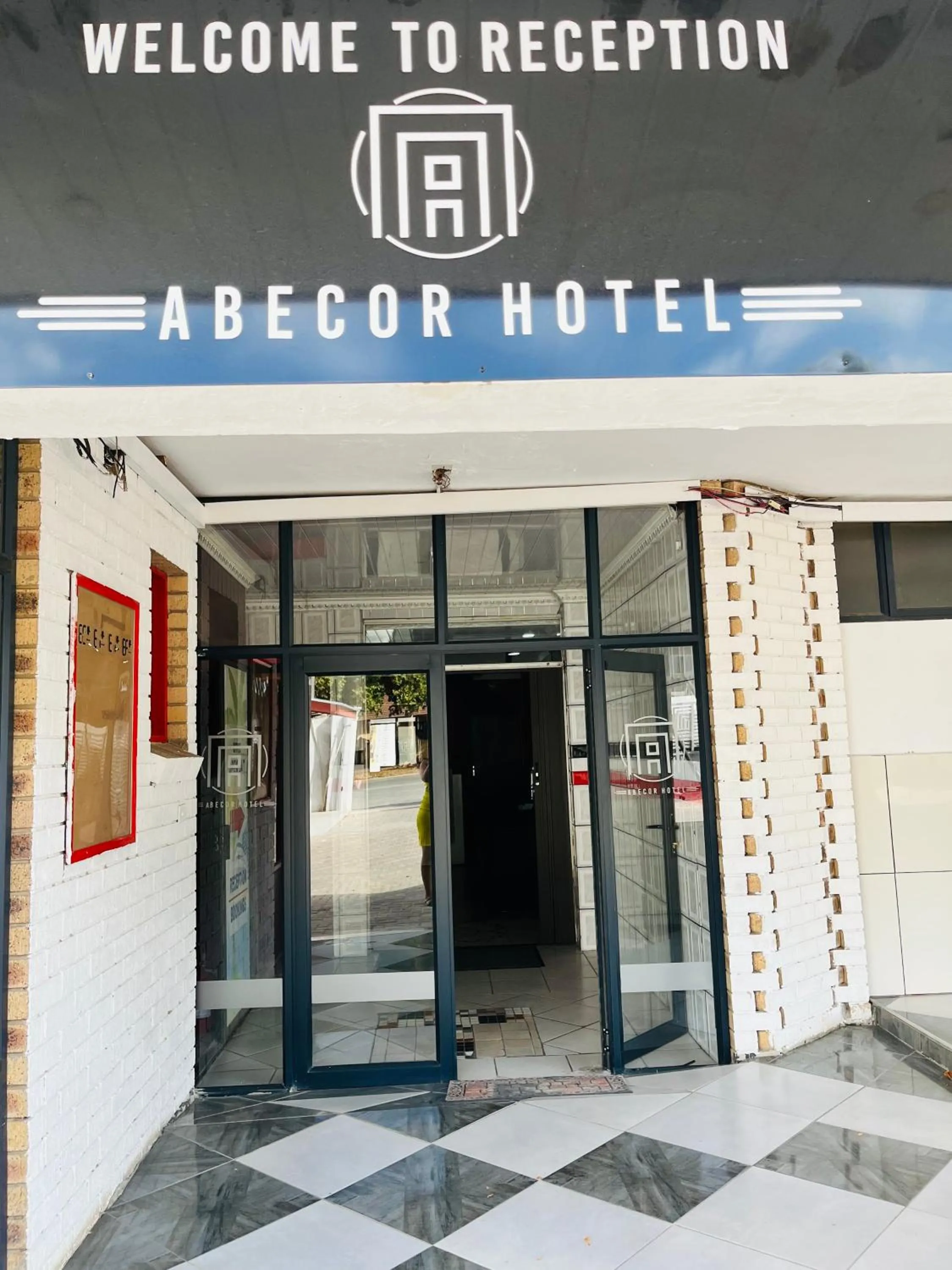 Facade/entrance in Abecor Hotel