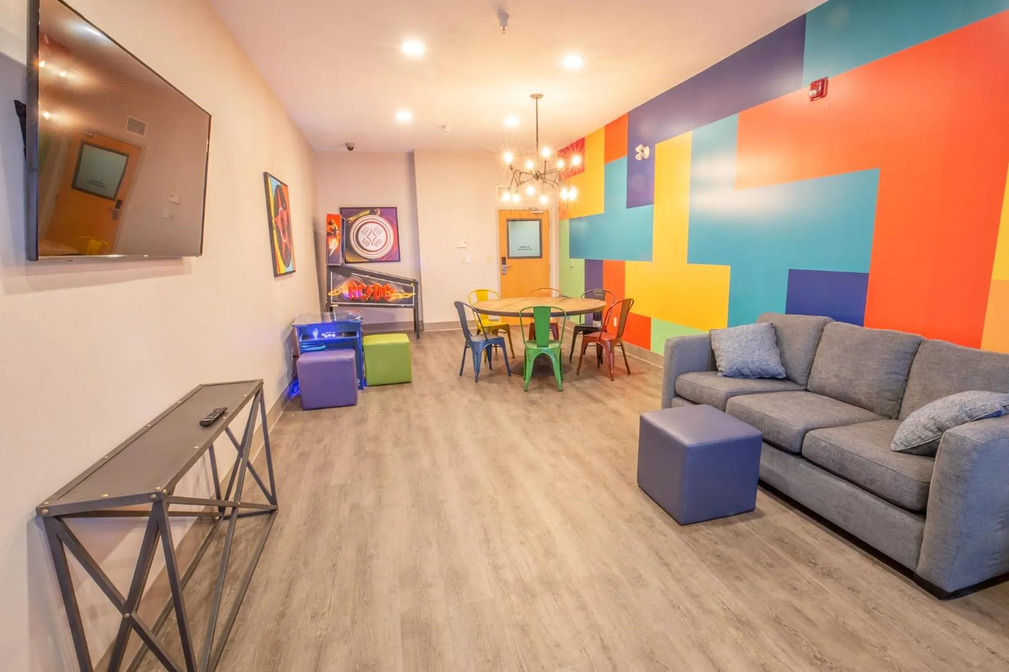 TV and multimedia in Canalta Oyen