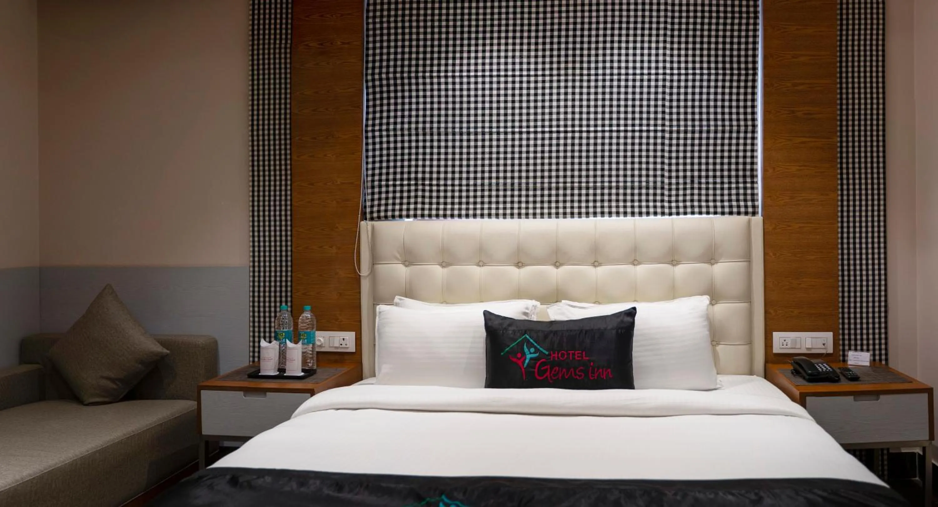 Bed in Hotel Gems Inn