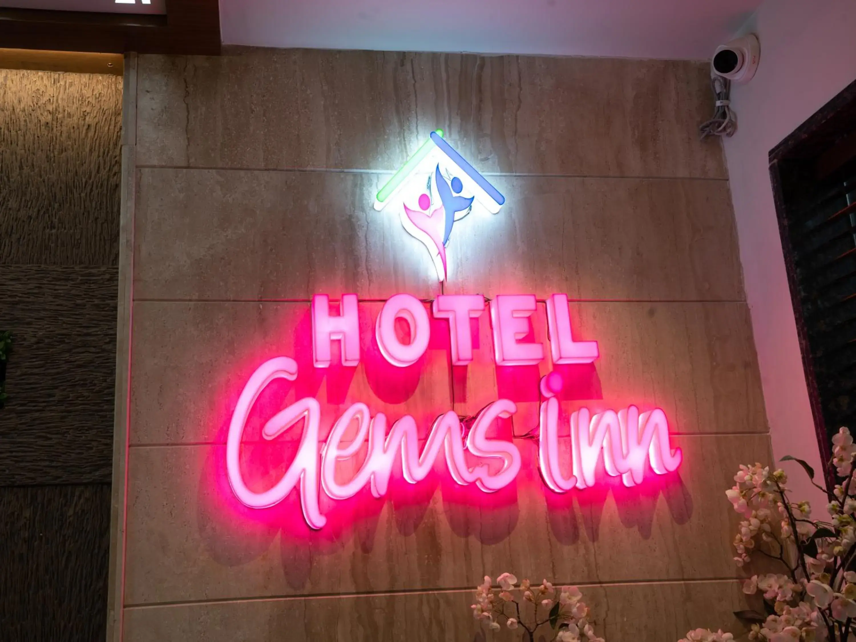 Property building in Hotel Gems Inn Property building in Hotel Gems Inn