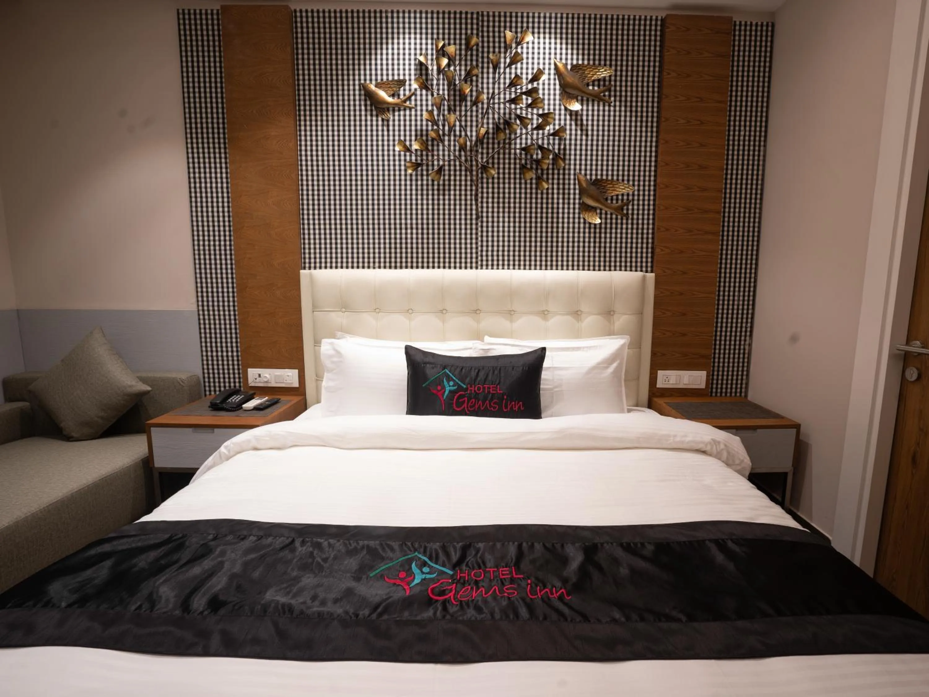 Bed in Hotel Gems Inn