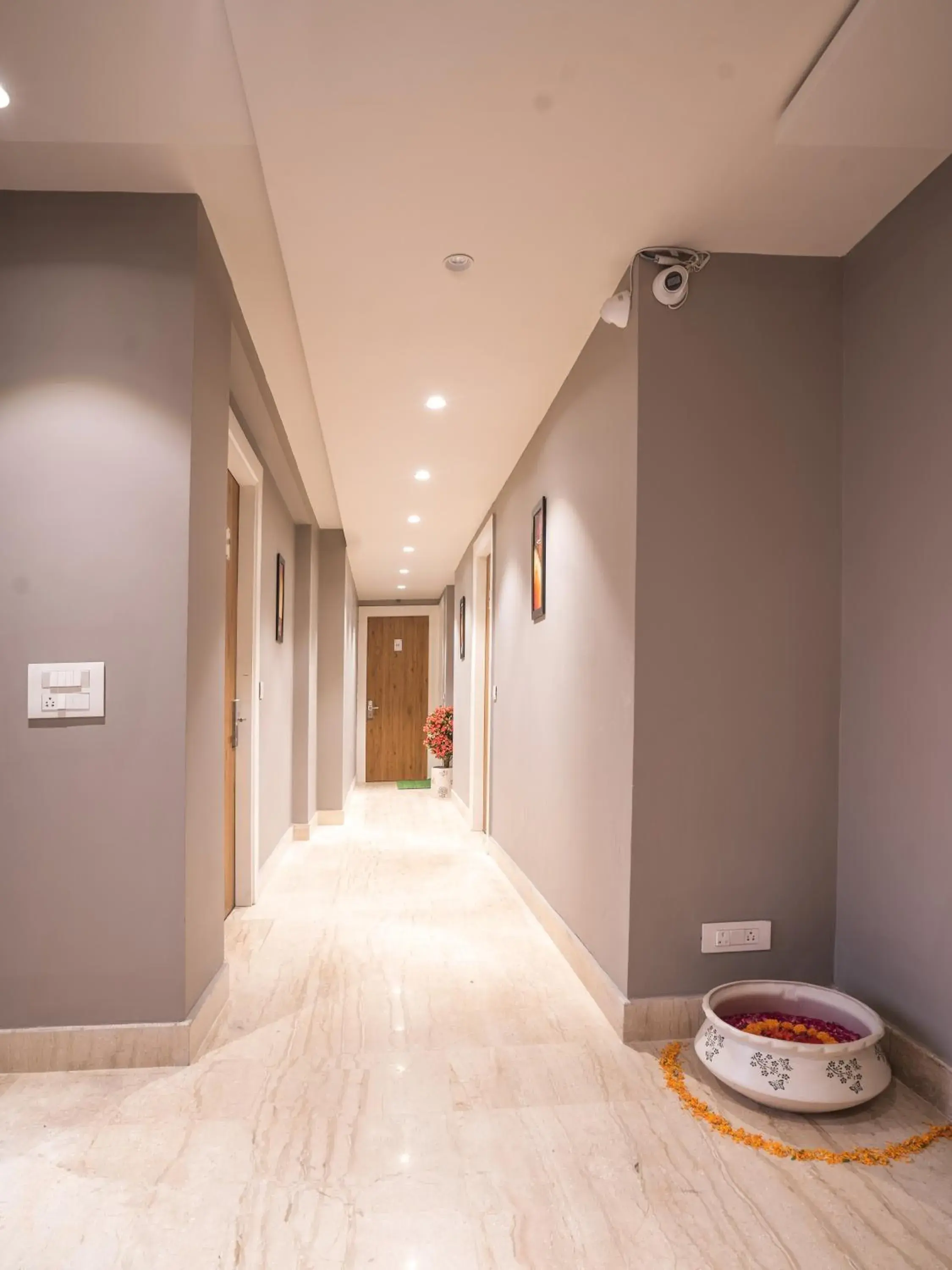 Facade/entrance in Hotel Gems Inn Facade/entrance in Hotel Gems Inn