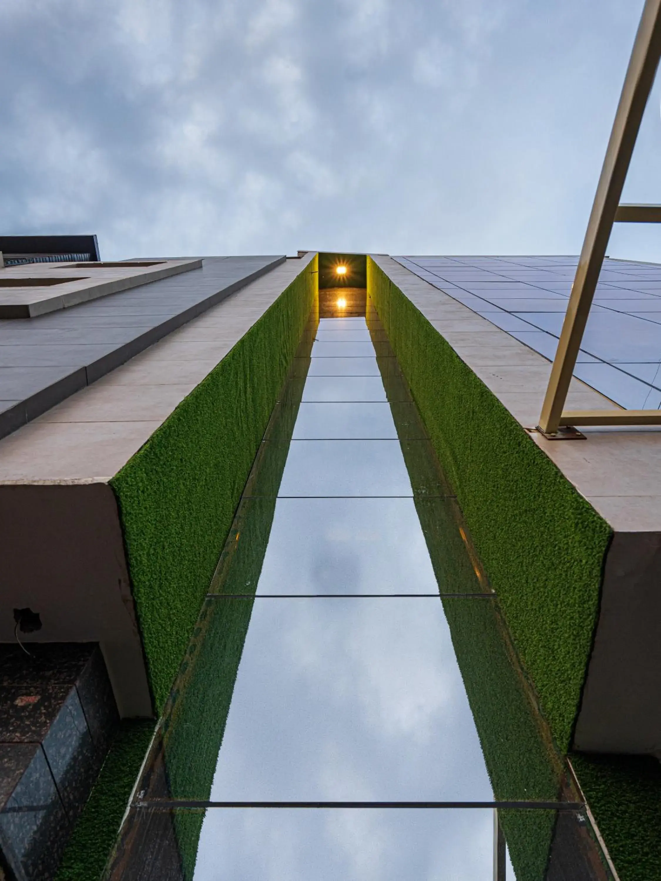 Property building in Hotel Gems Inn Property building in Hotel Gems Inn