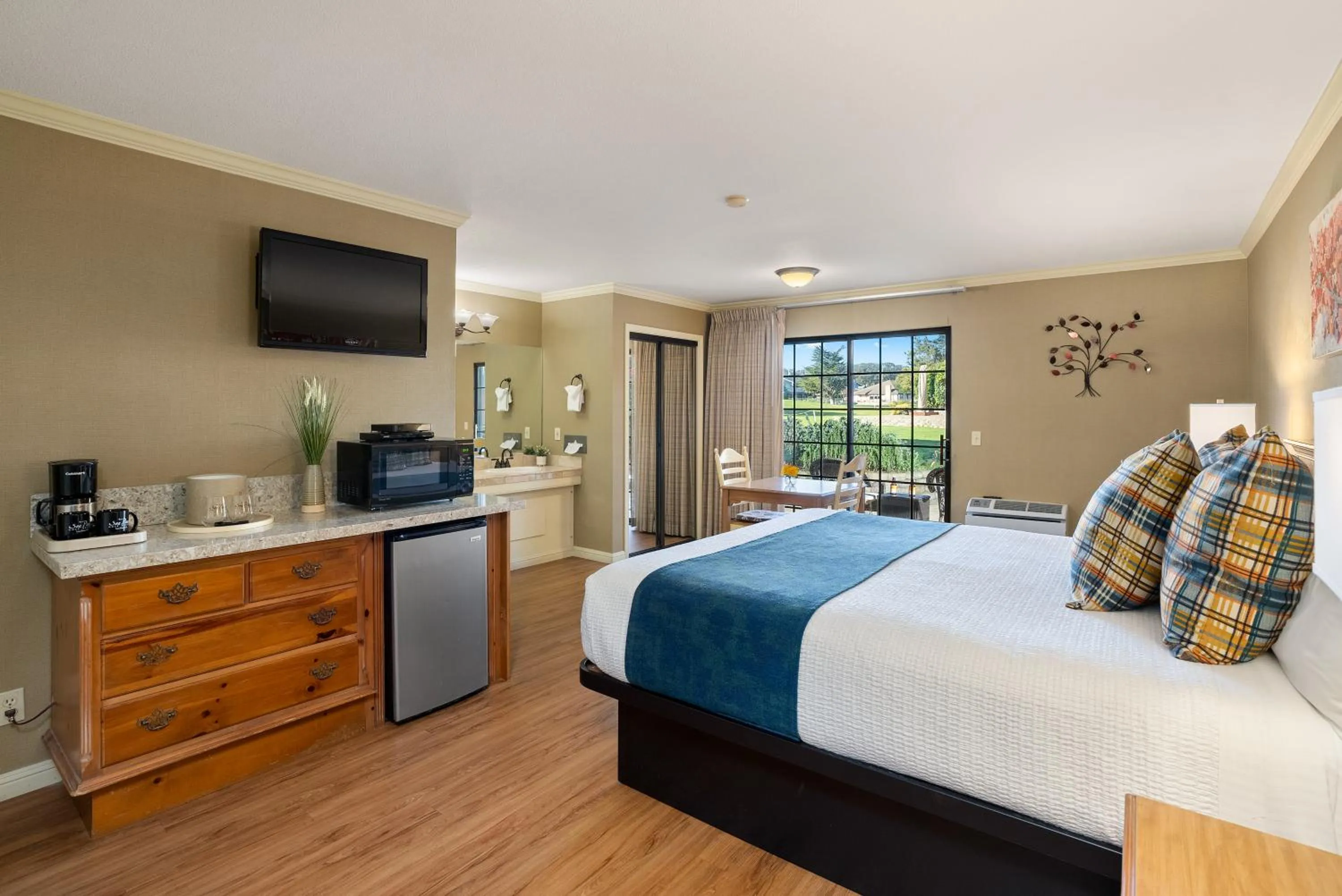 TV and multimedia, Bed in Sea Pines Golf Resort