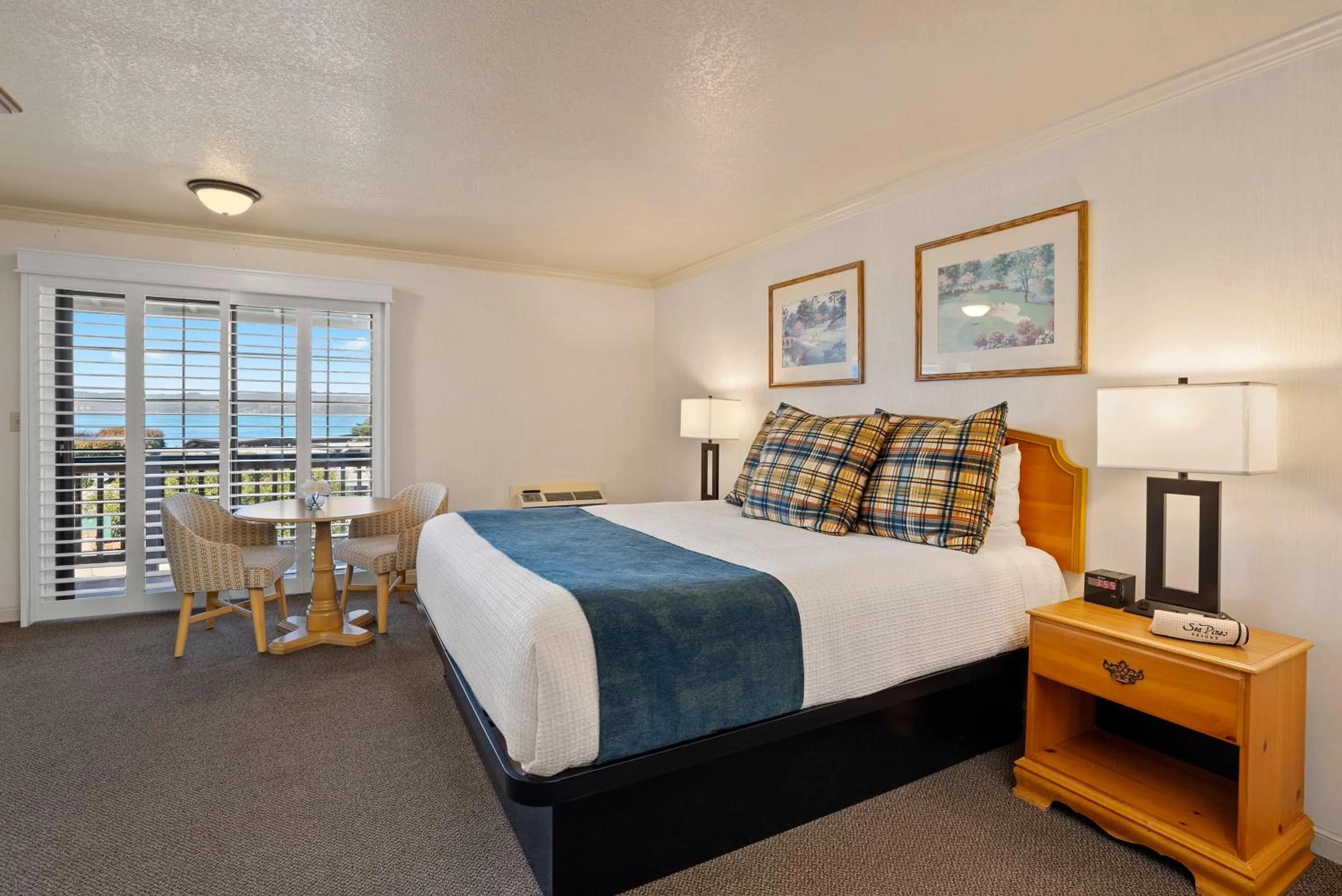 Bed in Sea Pines Golf Resort