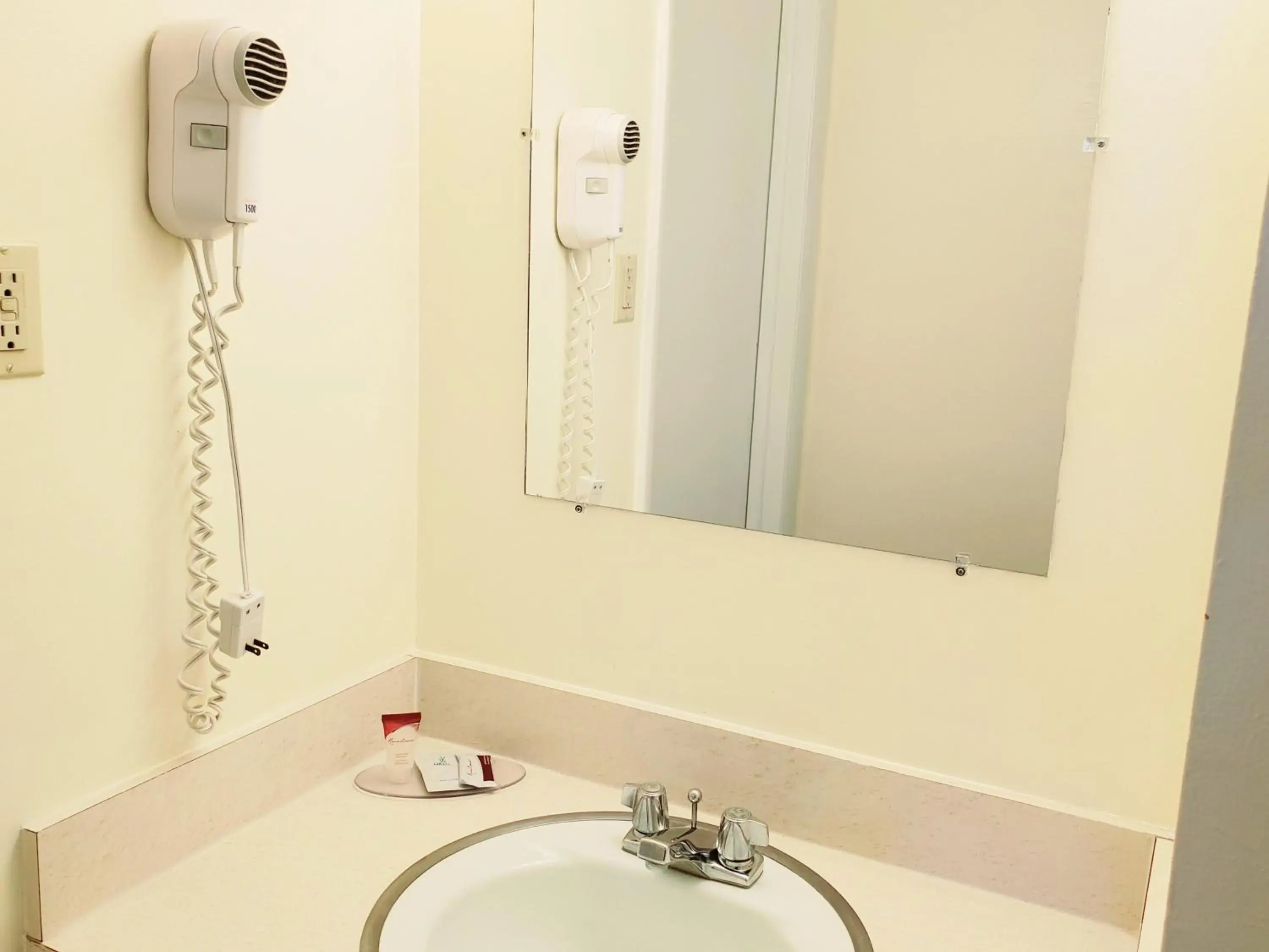 The Budget Inn Express The Budget Inn Express