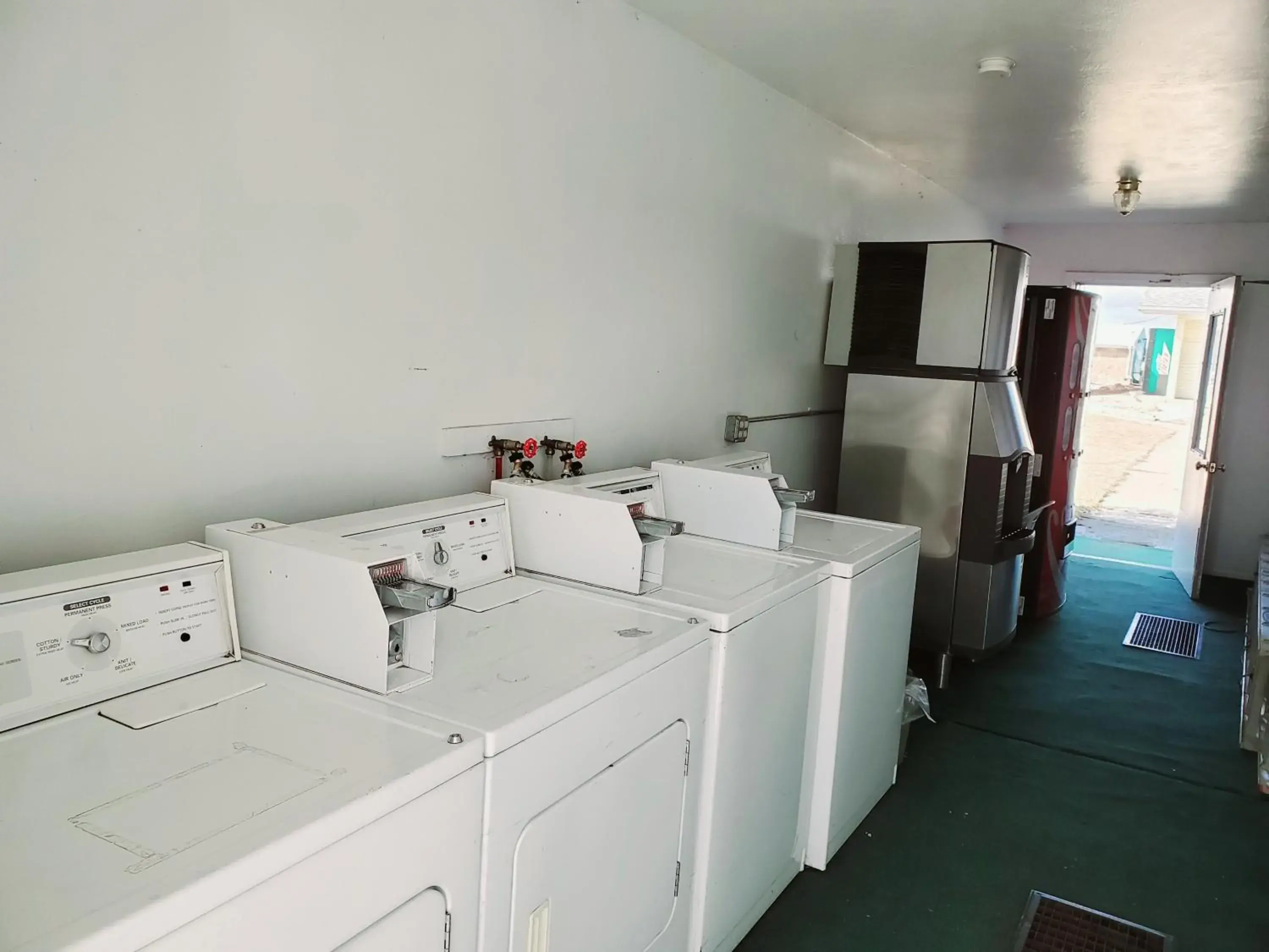 The Budget Inn Express The Budget Inn Express