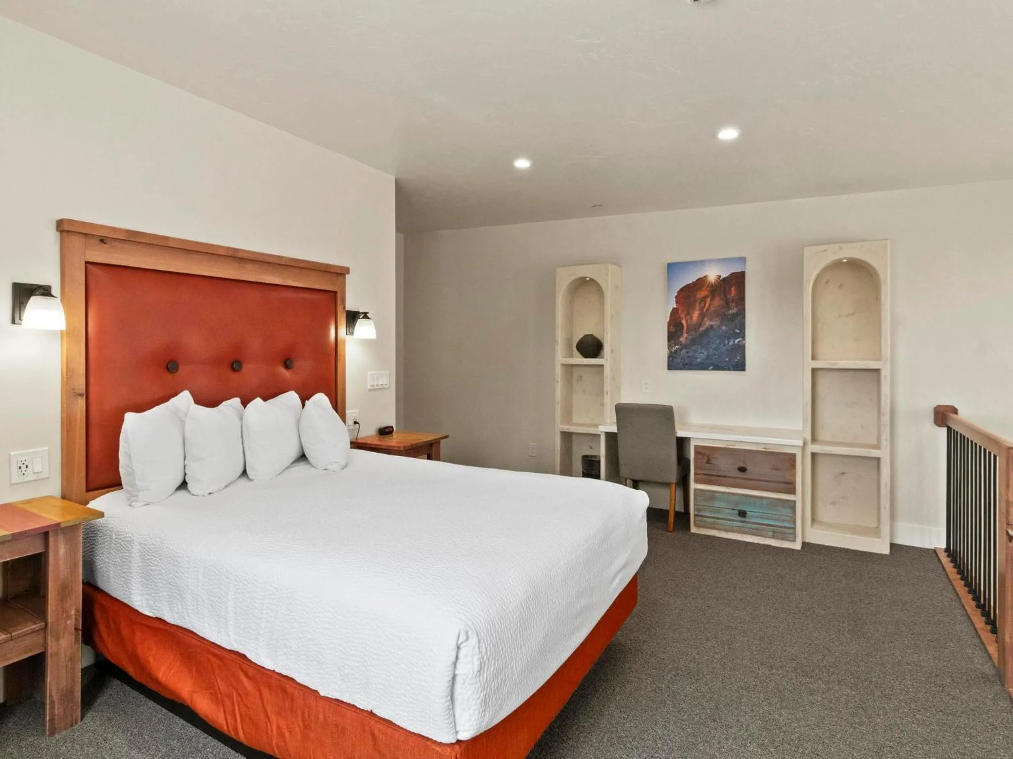 Bedroom, Bed in Bluff Dwellings Resort