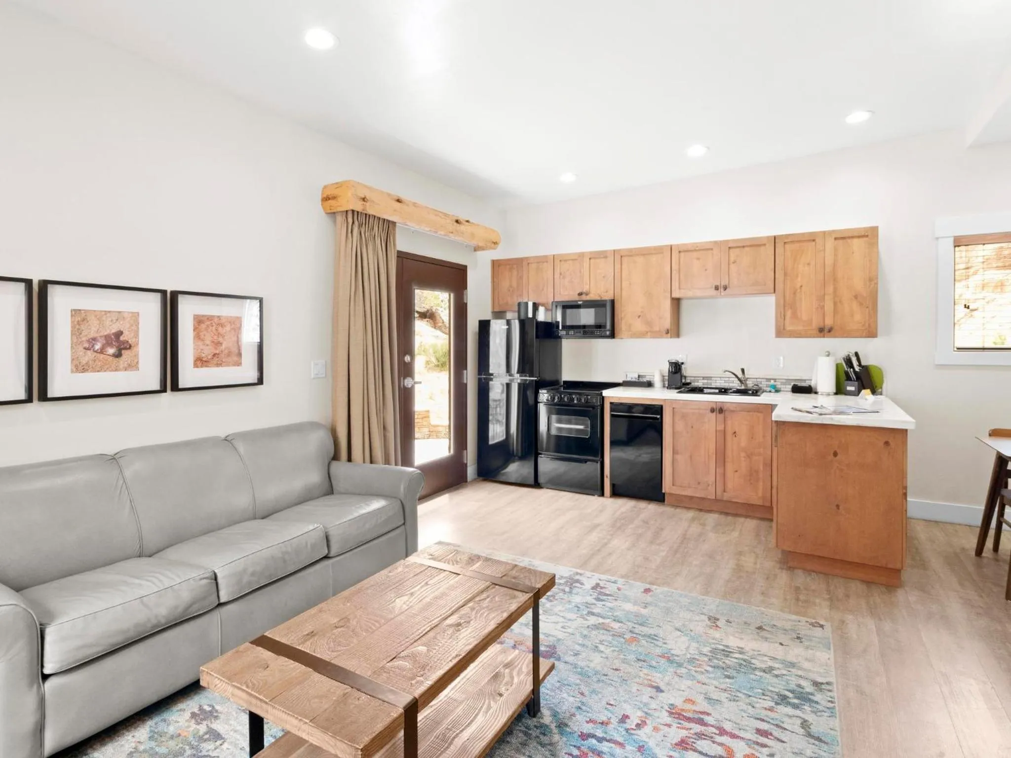 Kitchen or kitchenette in Bluff Dwellings Resort