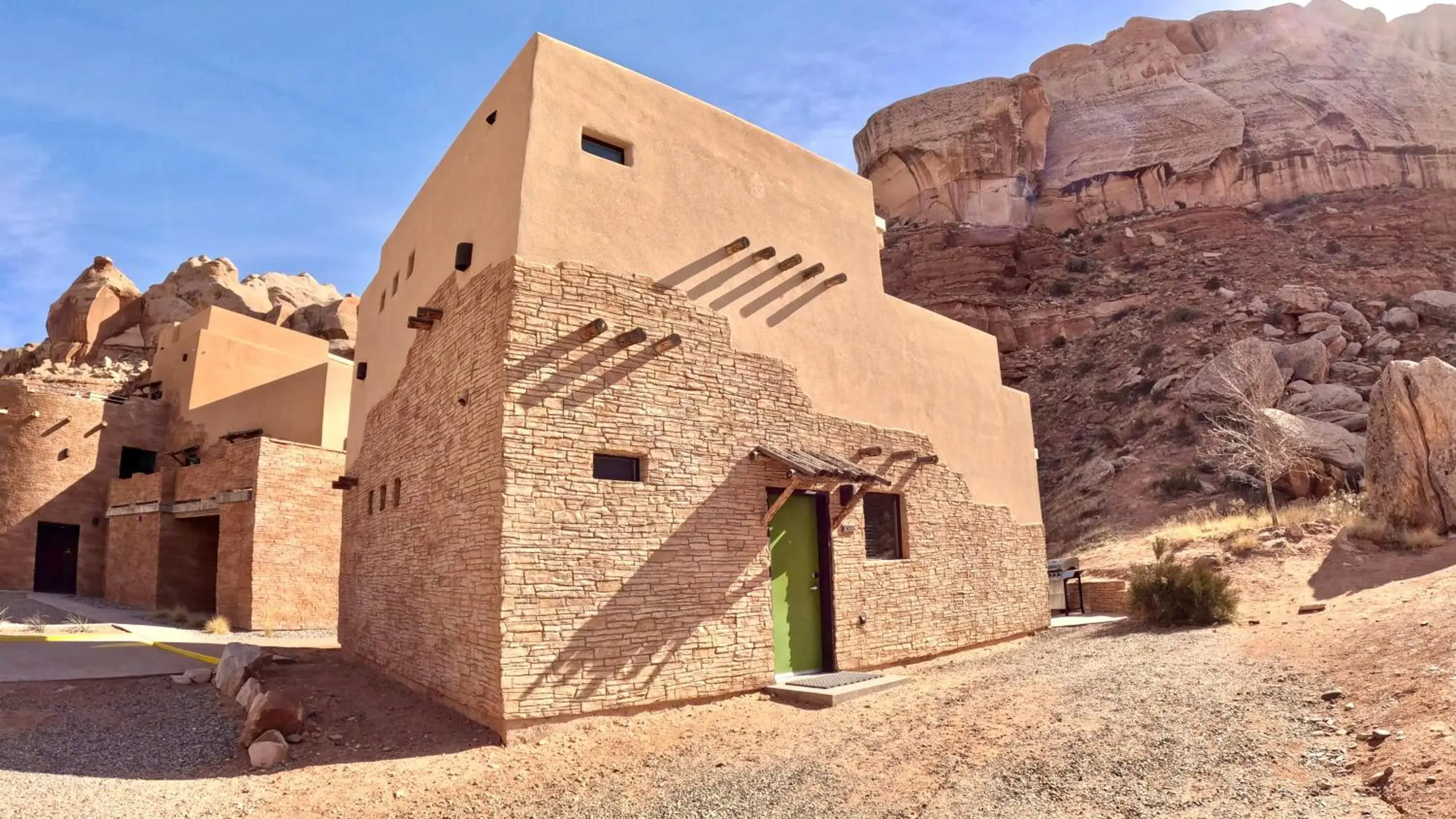 Property building in Bluff Dwellings Resort Property building in Bluff Dwellings Resort