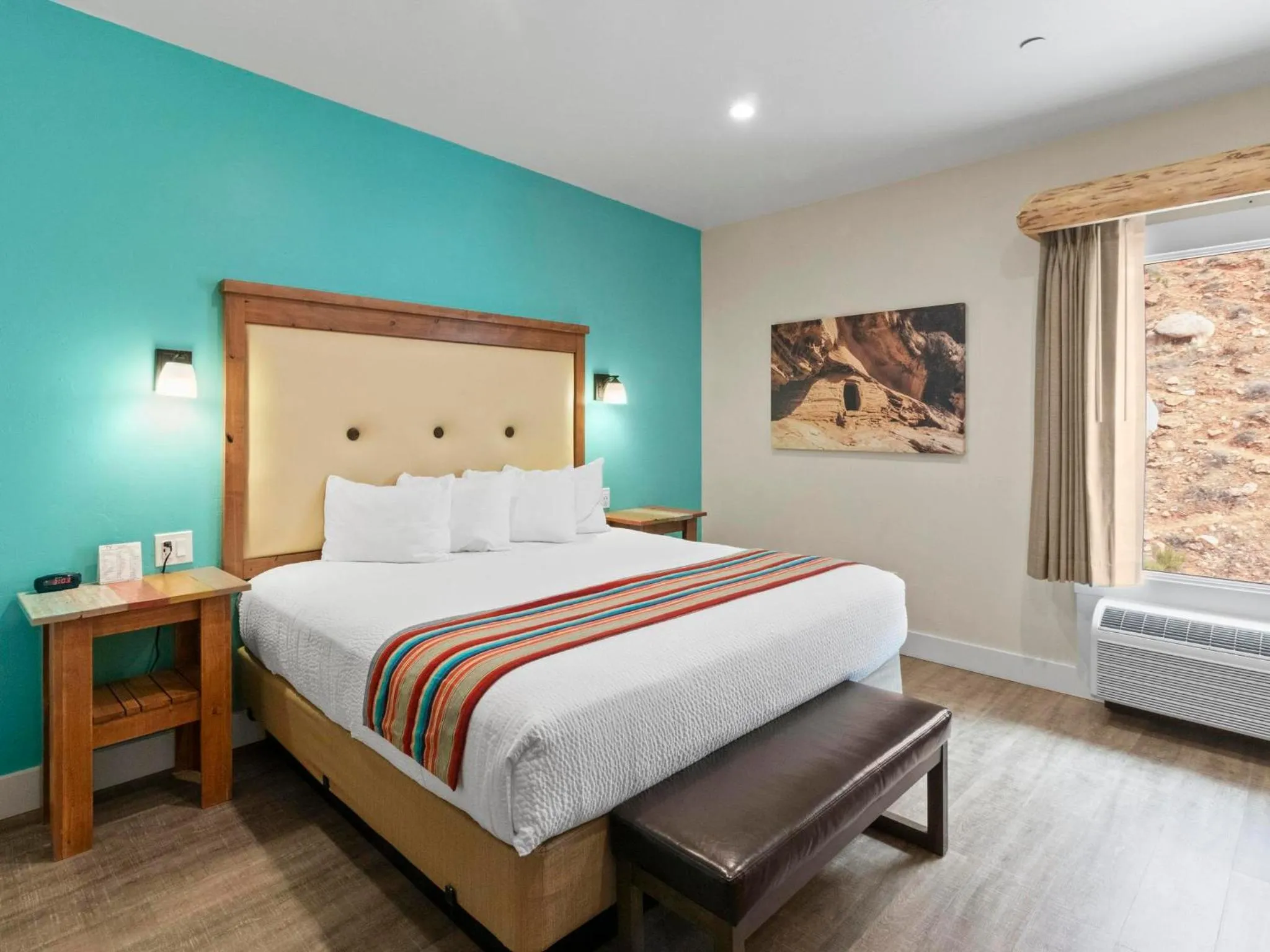 Bedroom, Bed in Bluff Dwellings Resort