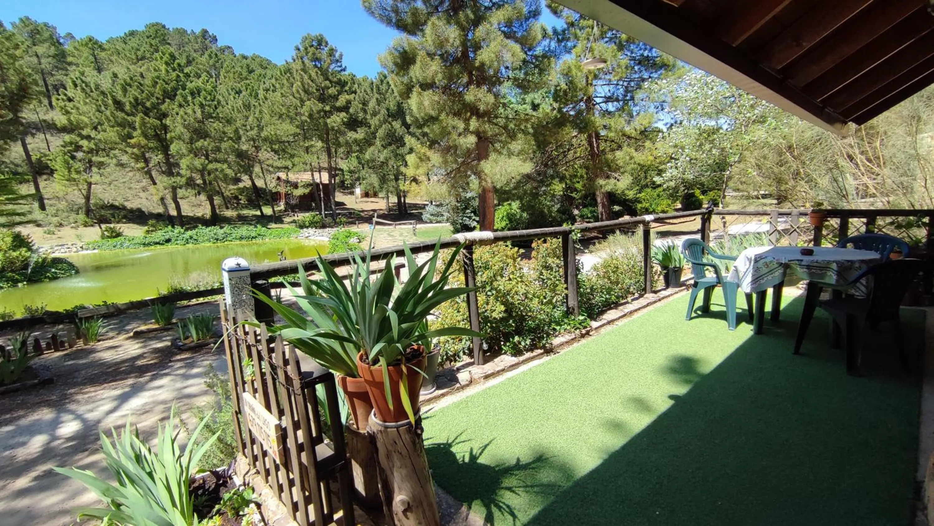 Balcony/Terrace in La cabaña del lago en ZAFIRO LAGUNAZO Parque Natural del Río Mundo