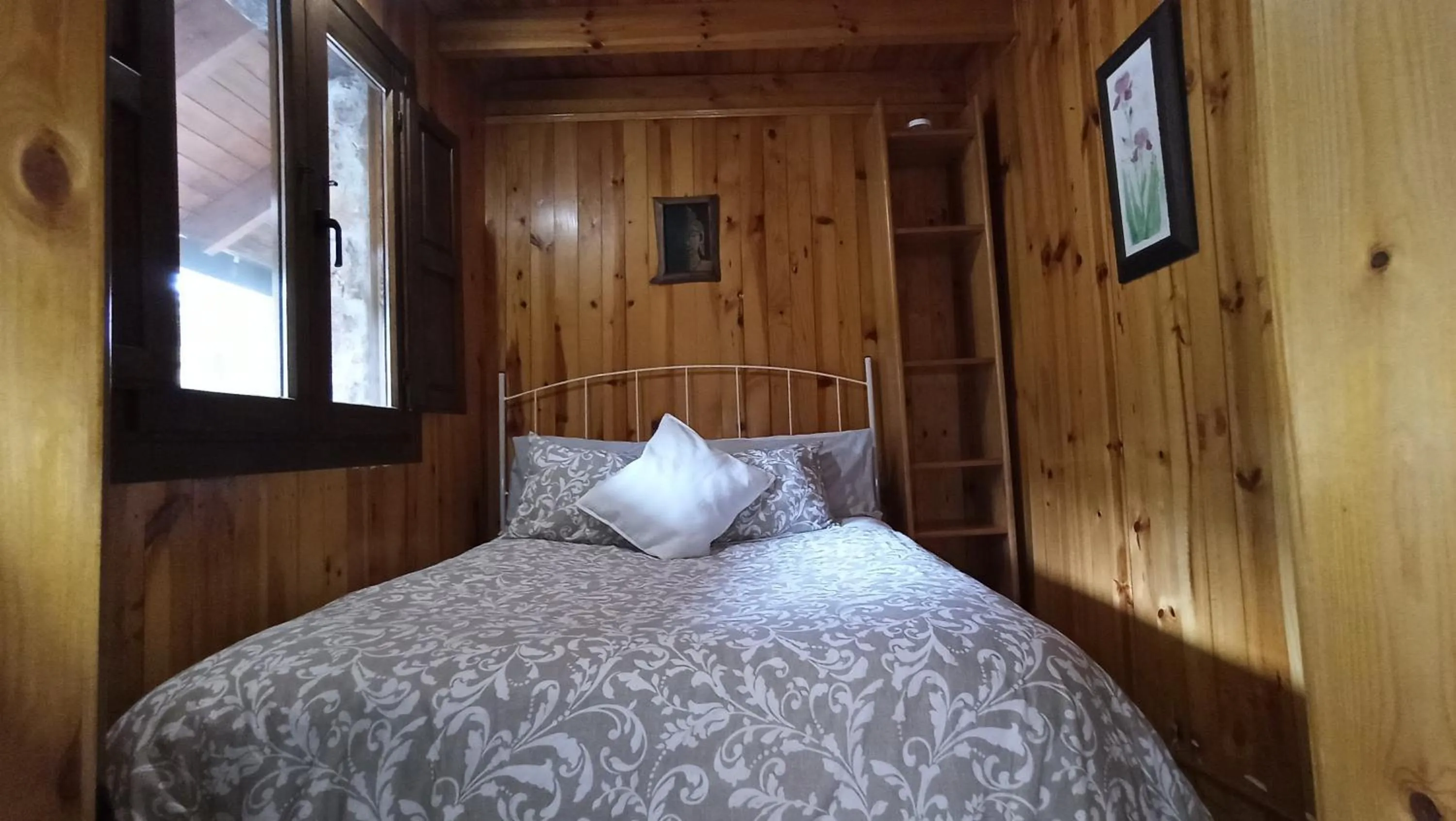 Bedroom, Bed in La cabaña del lago en ZAFIRO LAGUNAZO Parque Natural del Río Mundo
