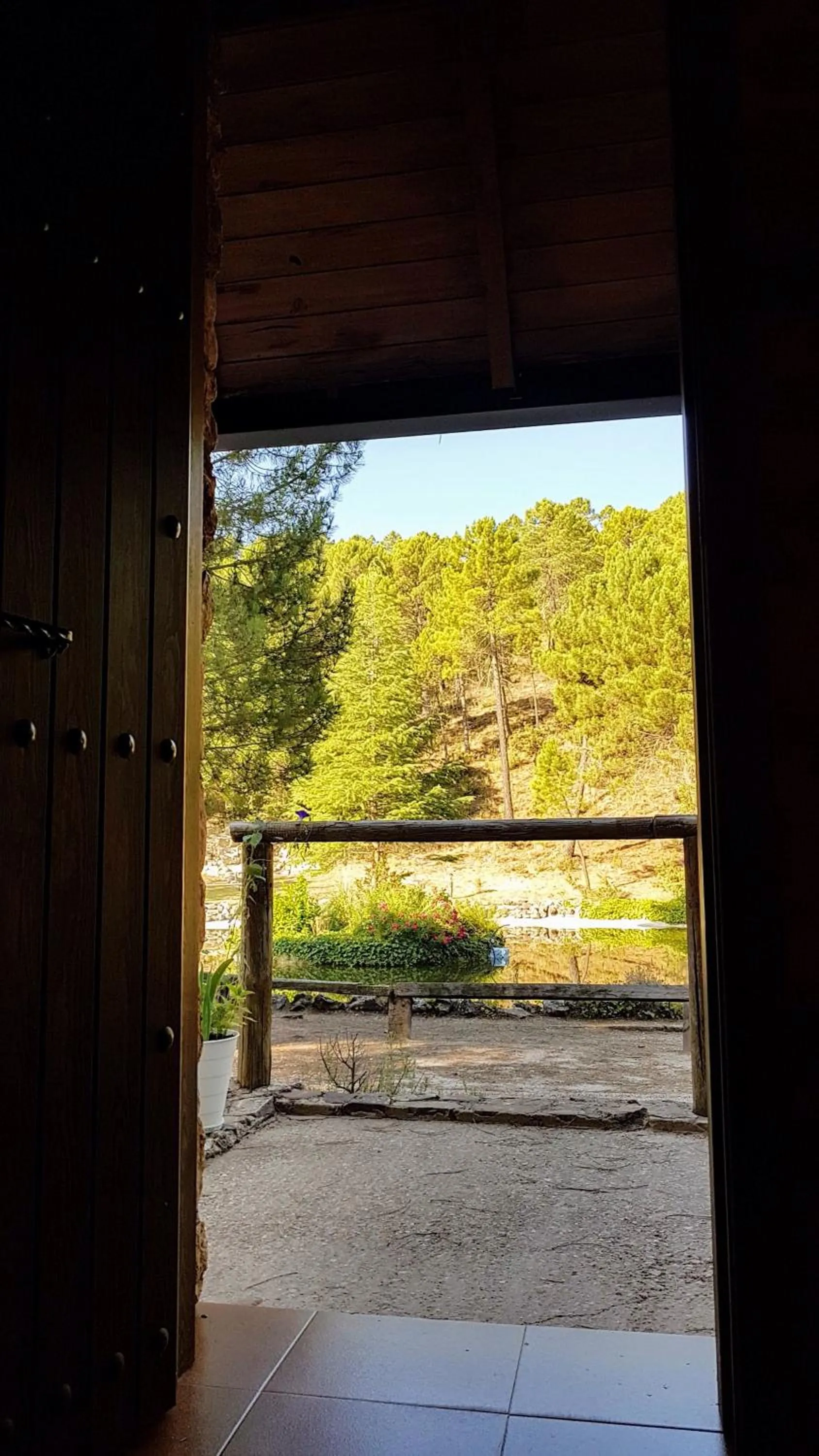 La cabaña del lago en ZAFIRO LAGUNAZO Parque Natural del Río Mundo