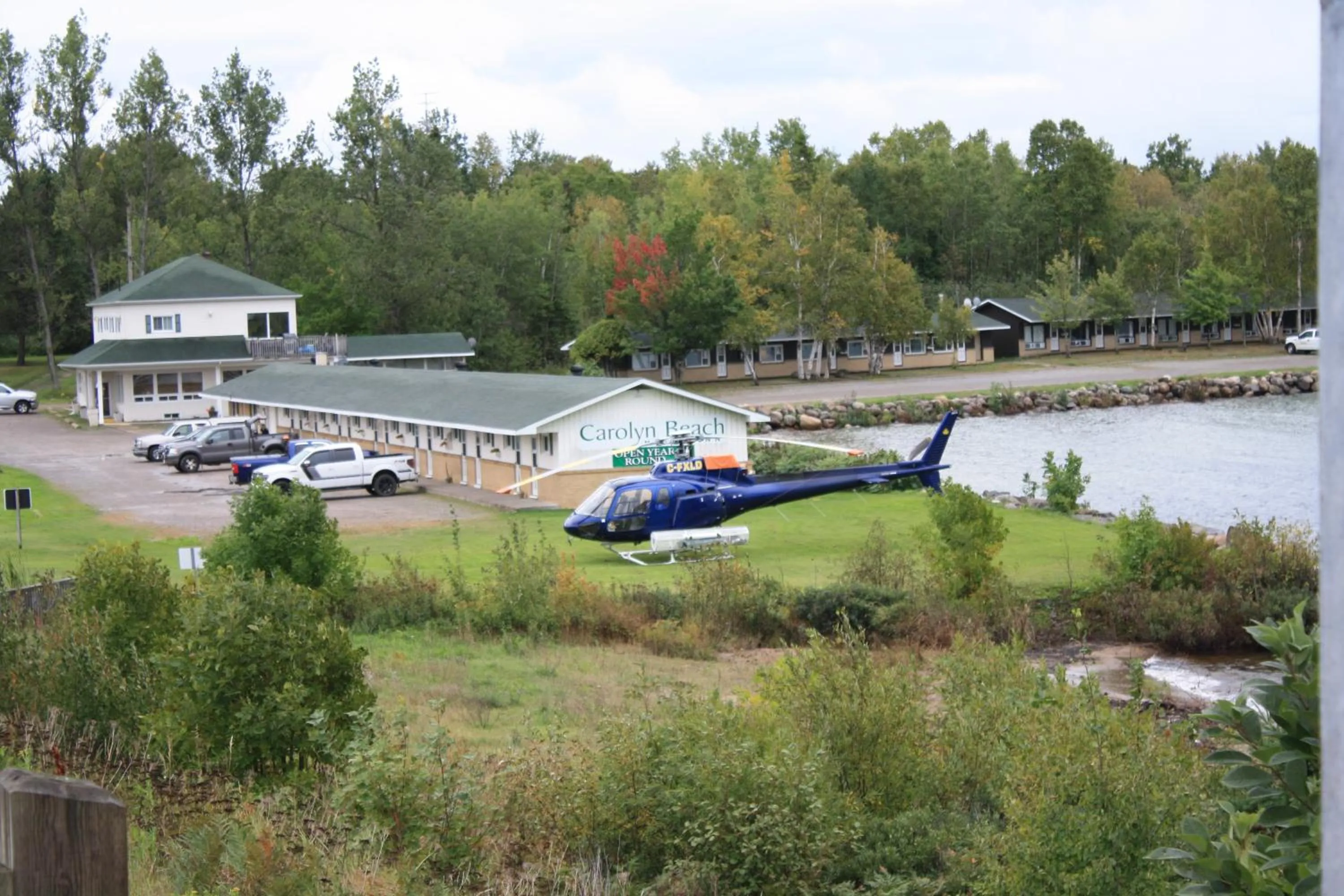 Property building in Carolyn Beach Inn