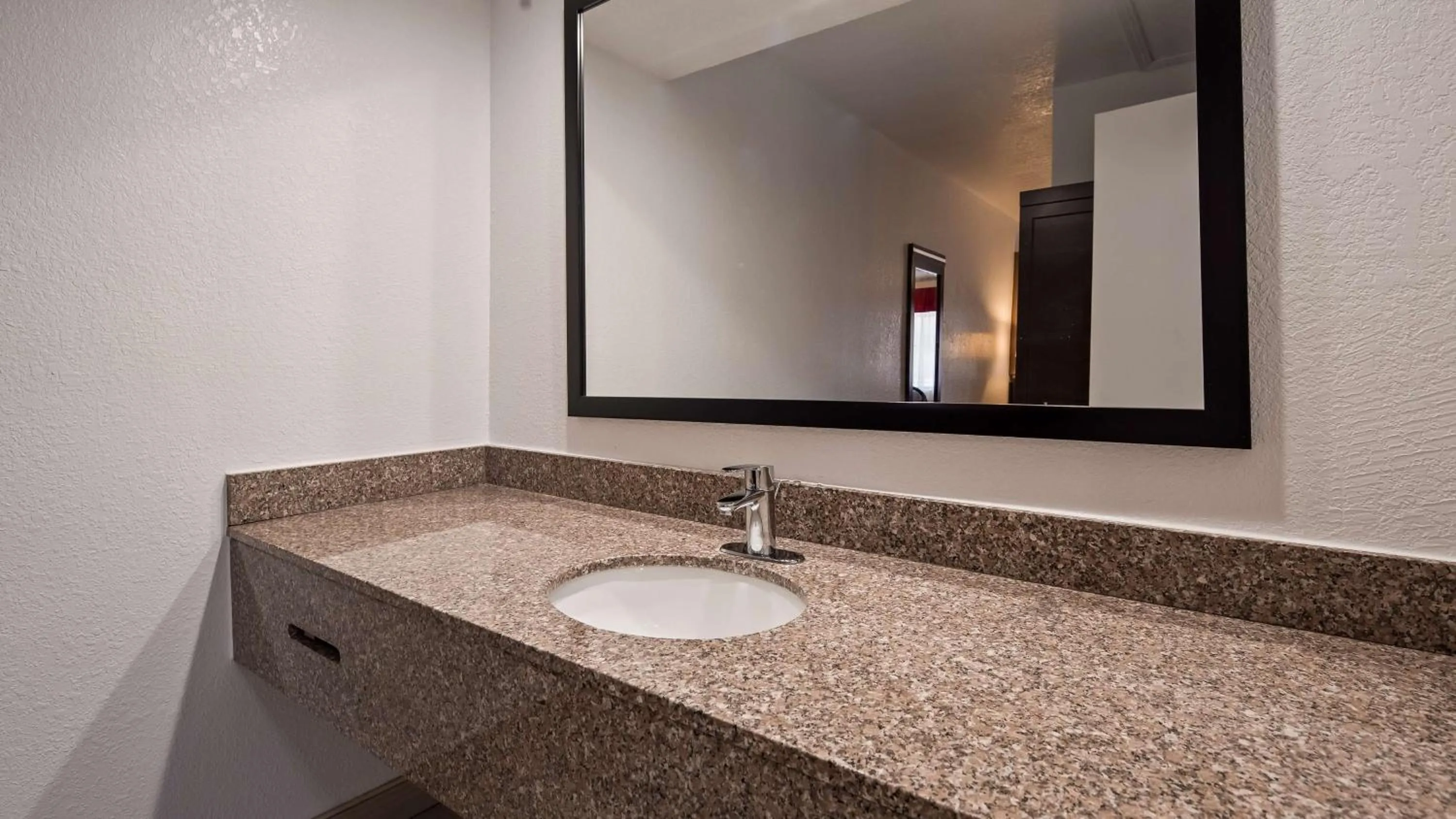 Bathroom in Best Western Santa Rosa Inn