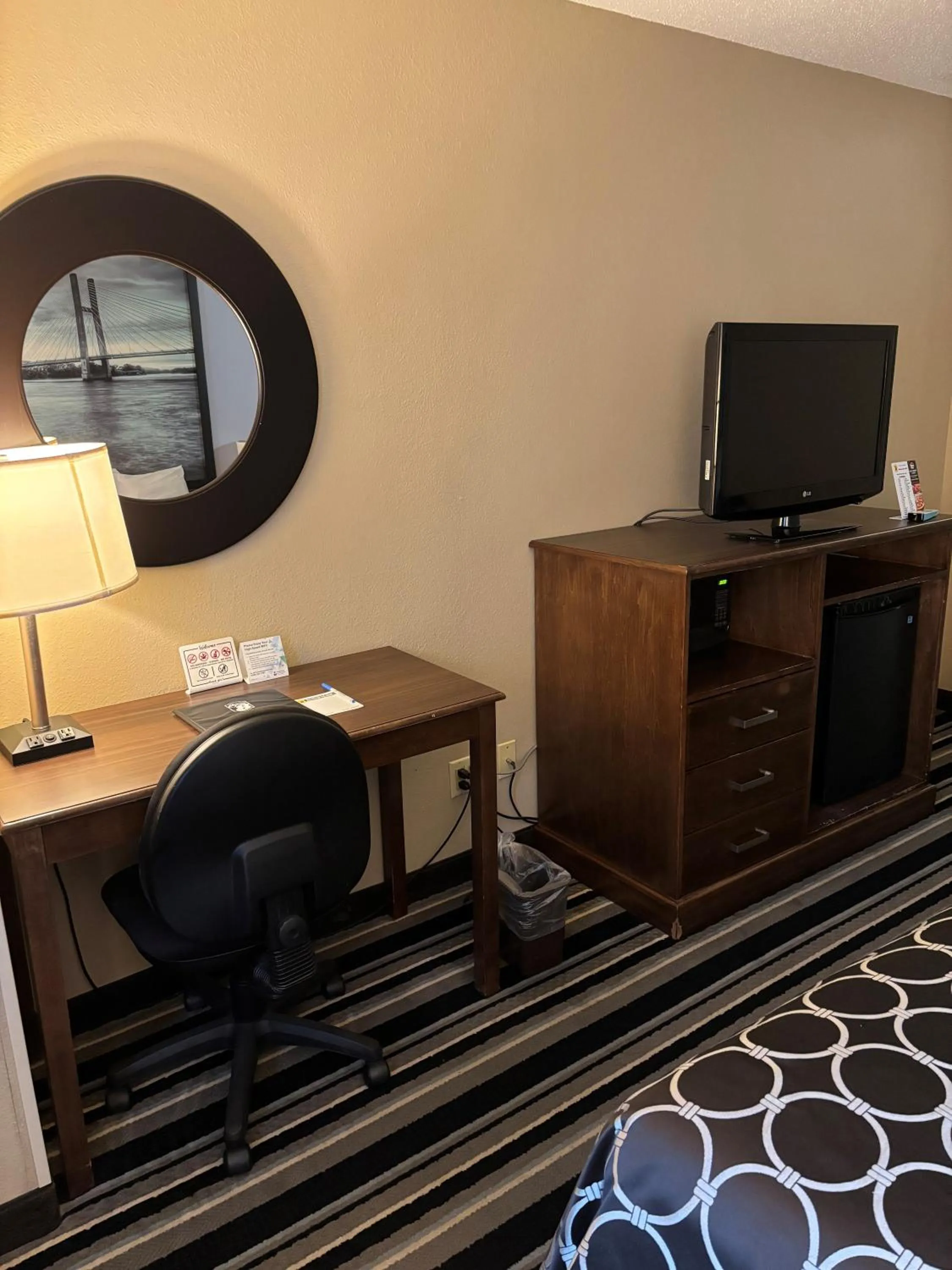 Guests in Super 8 by Wyndham Fairfield