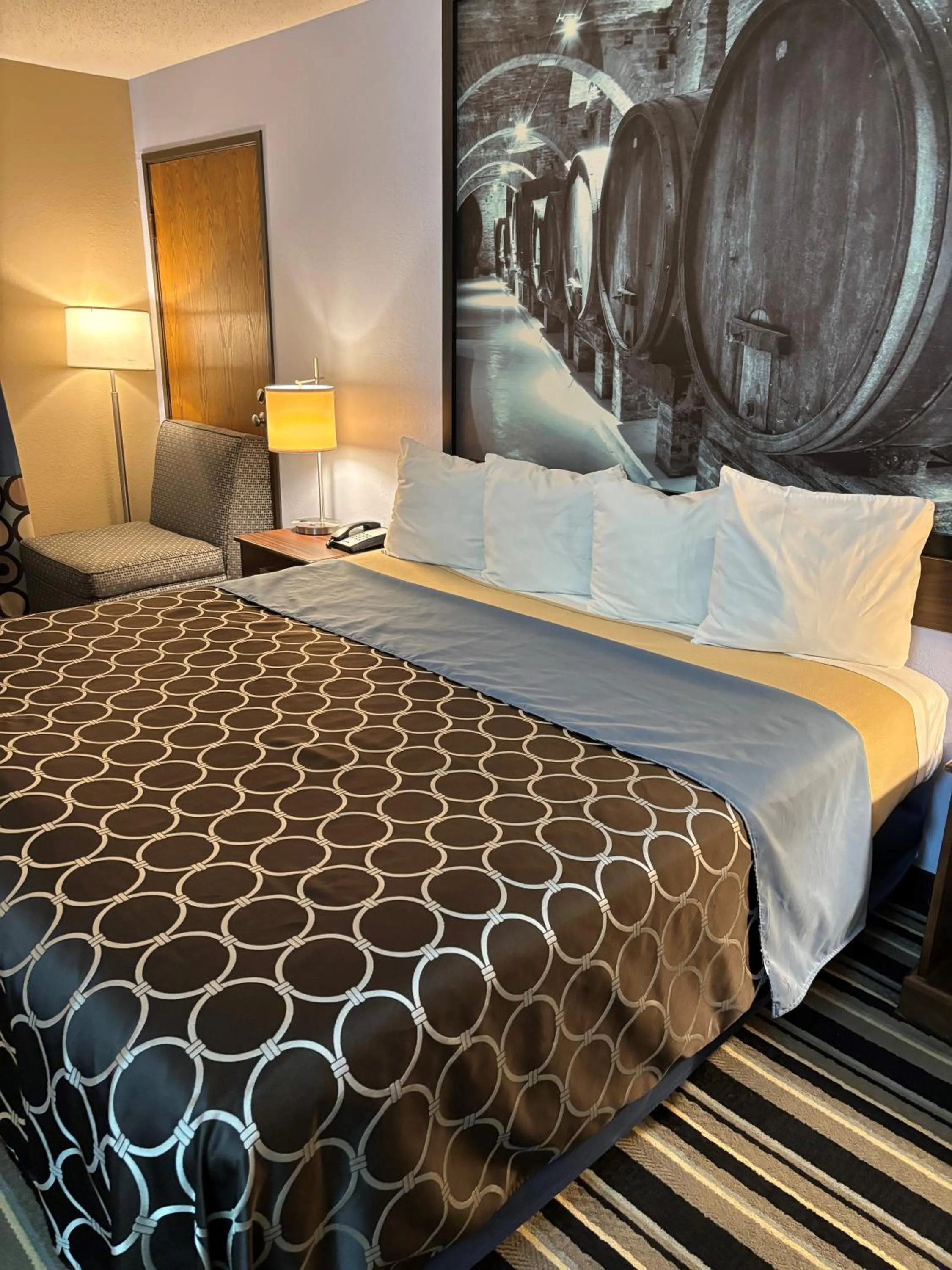 Guests, Bed in Super 8 by Wyndham Fairfield