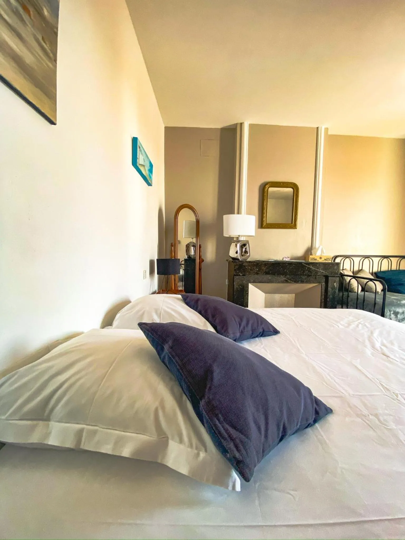 Bed in Entre Midi - Maison d'Hôtes - B&B