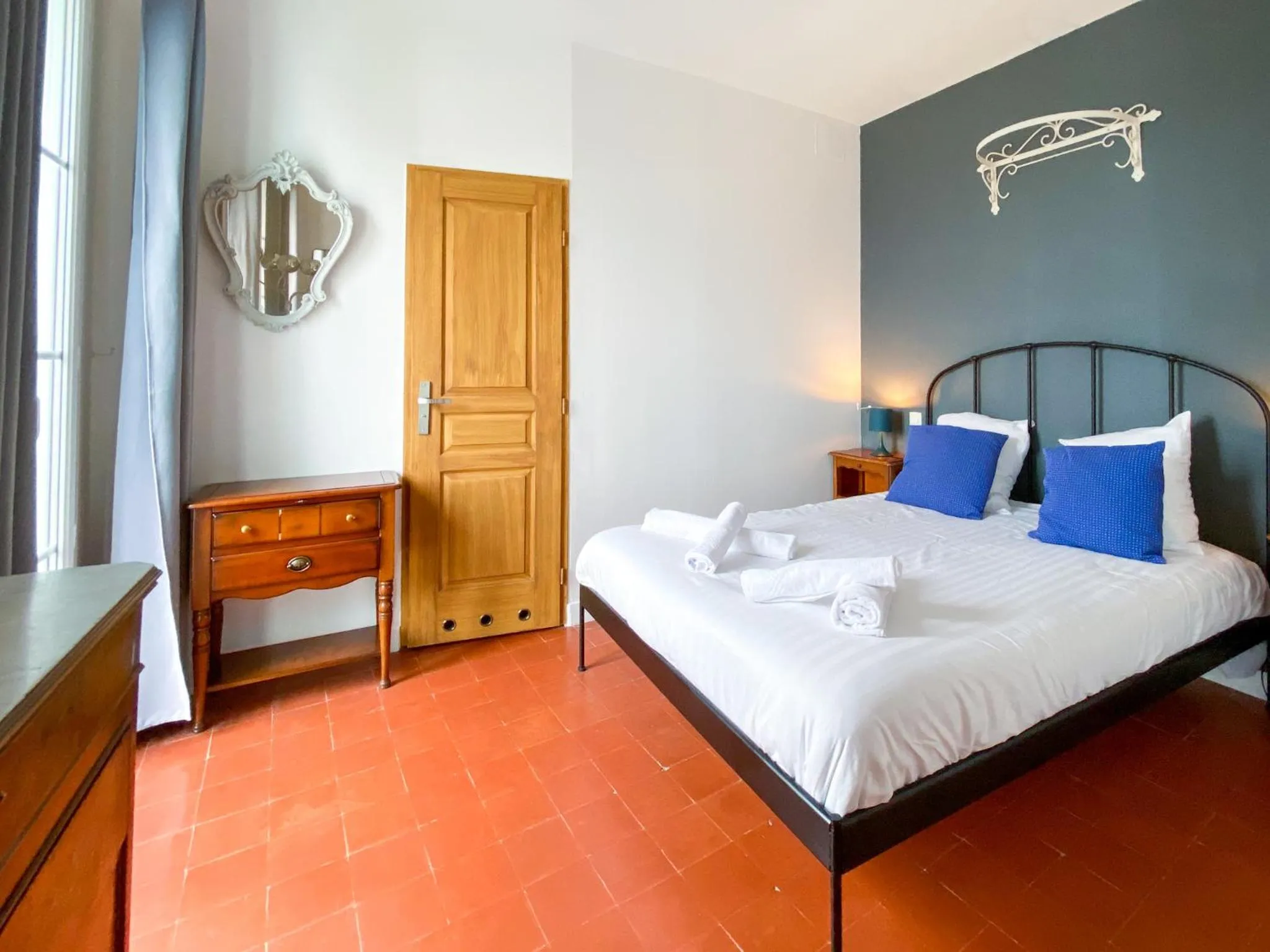 Bed in Entre Midi - Maison d'Hôtes - B&B