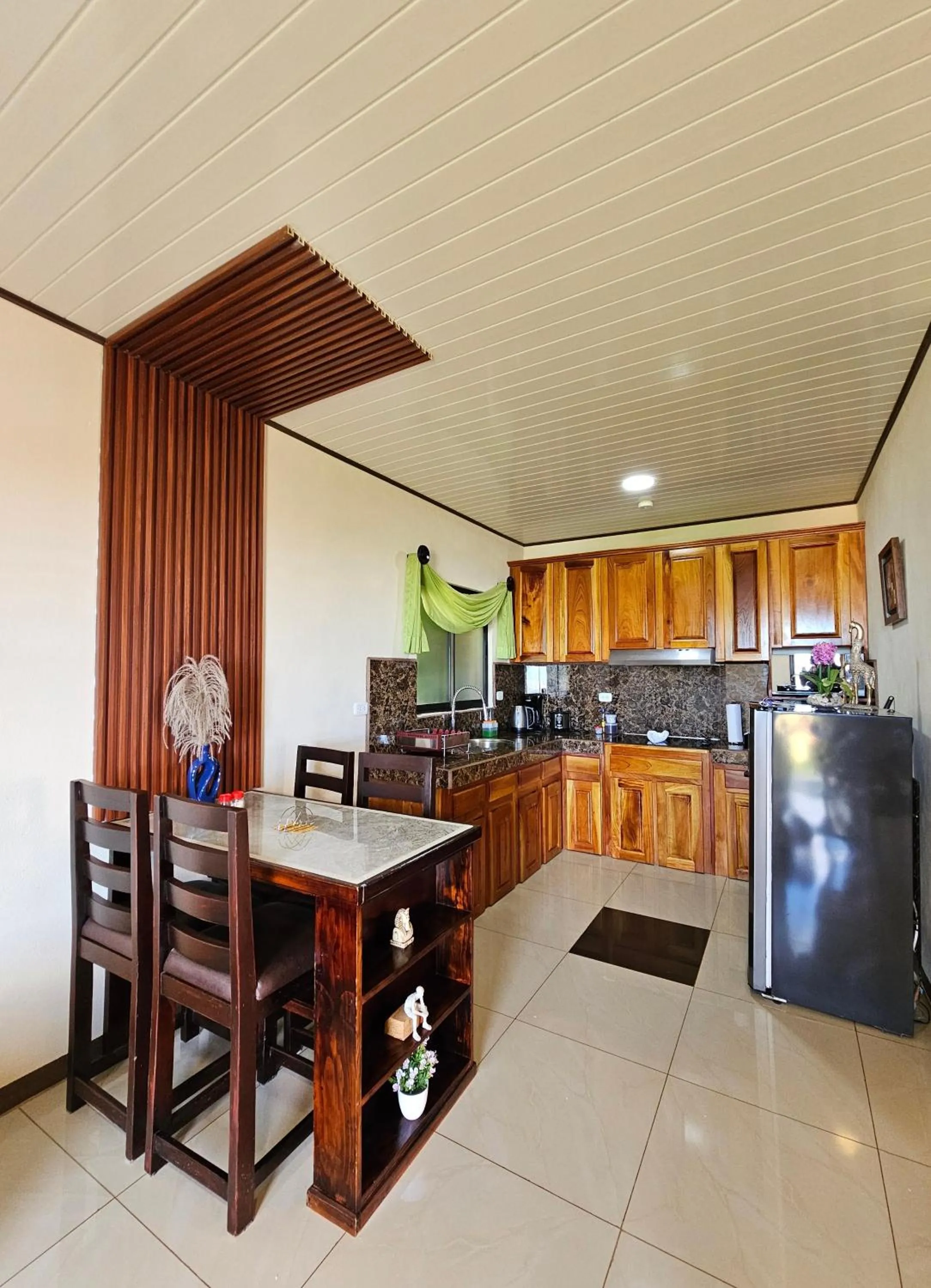 Kitchen or kitchenette in Calathea Hotel Monteverde