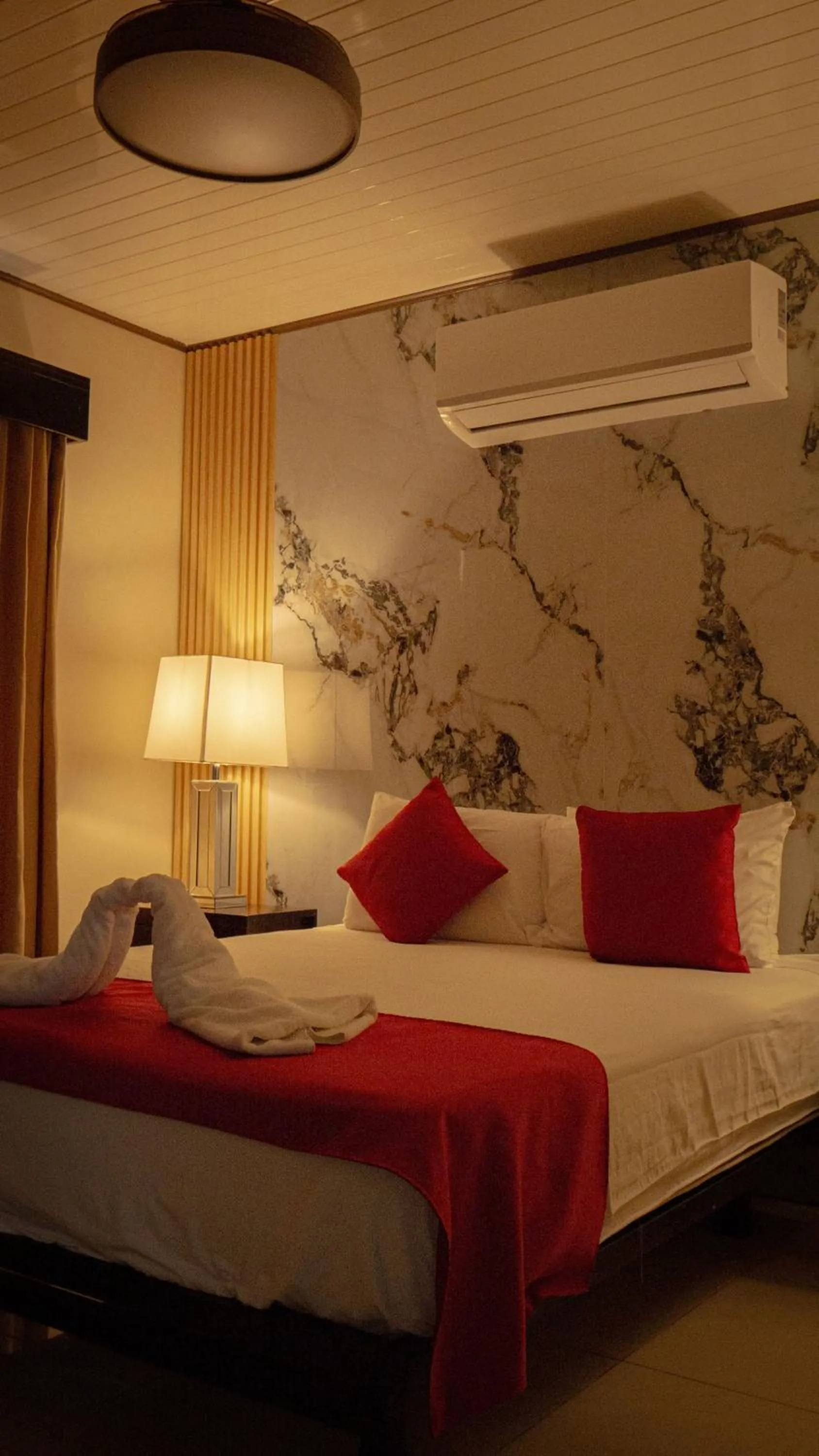 air conditioner, Bed in Calathea Hotel Monteverde
