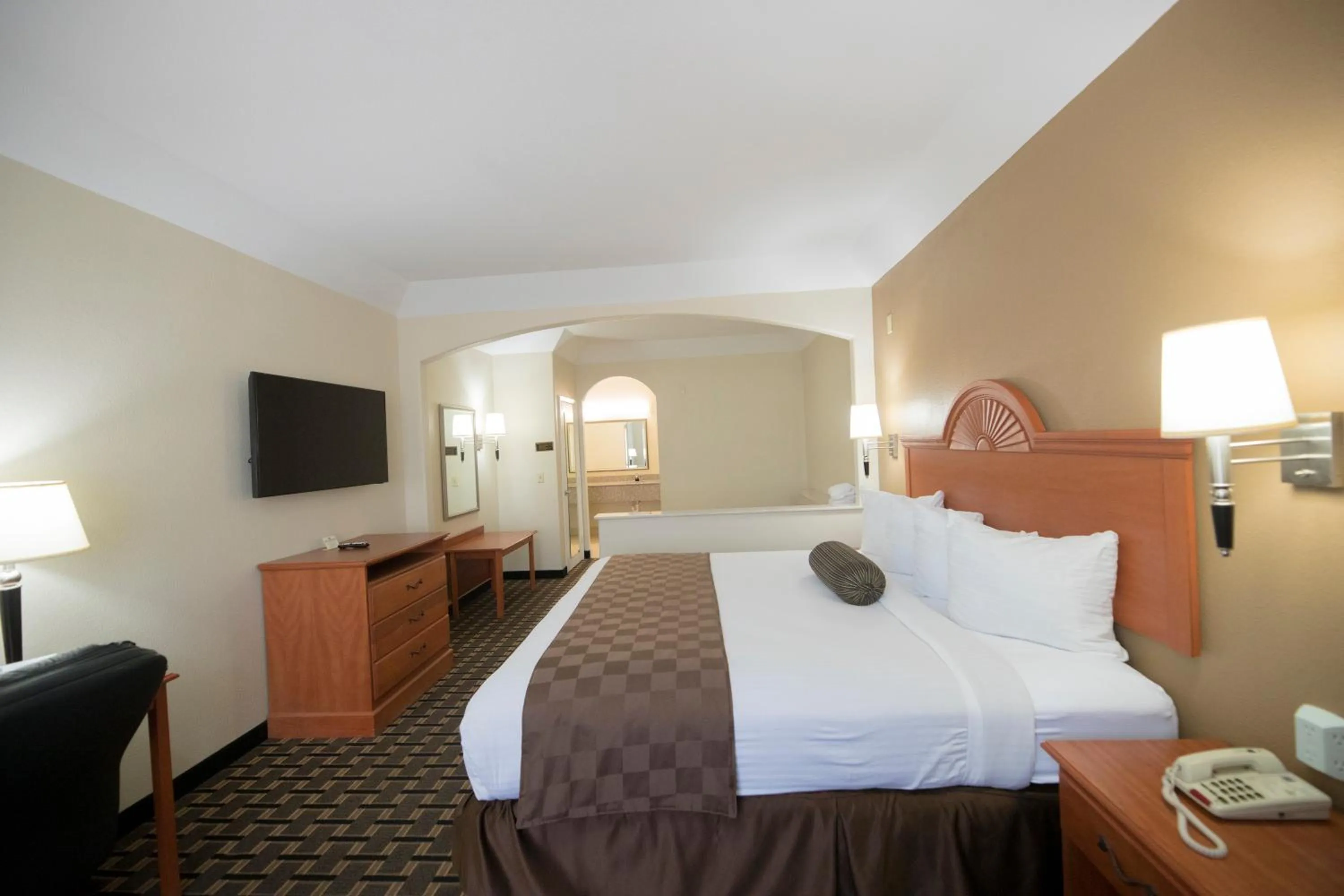 Bedroom, Bed in Motel 6-Tyler, TX