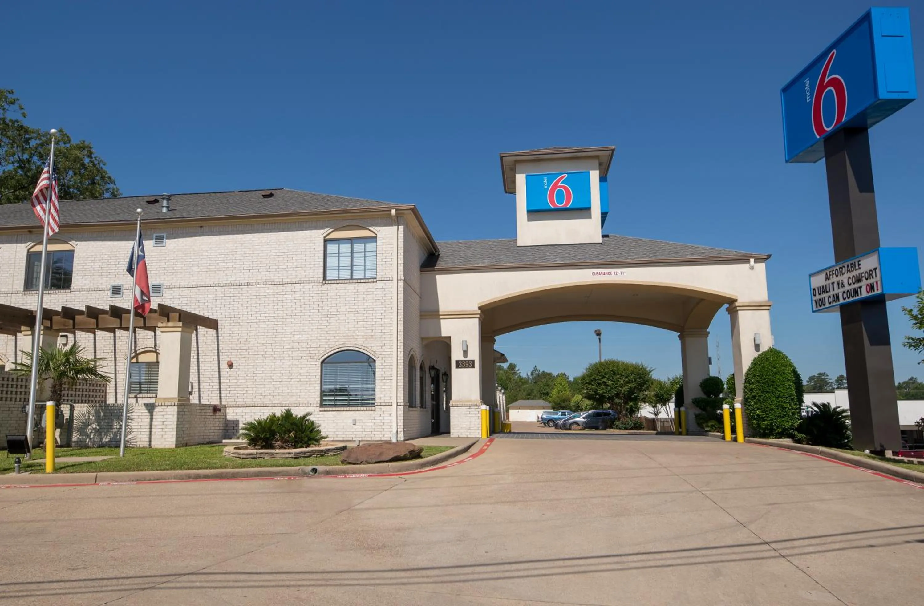 Facade/entrance in Motel 6-Tyler, TX