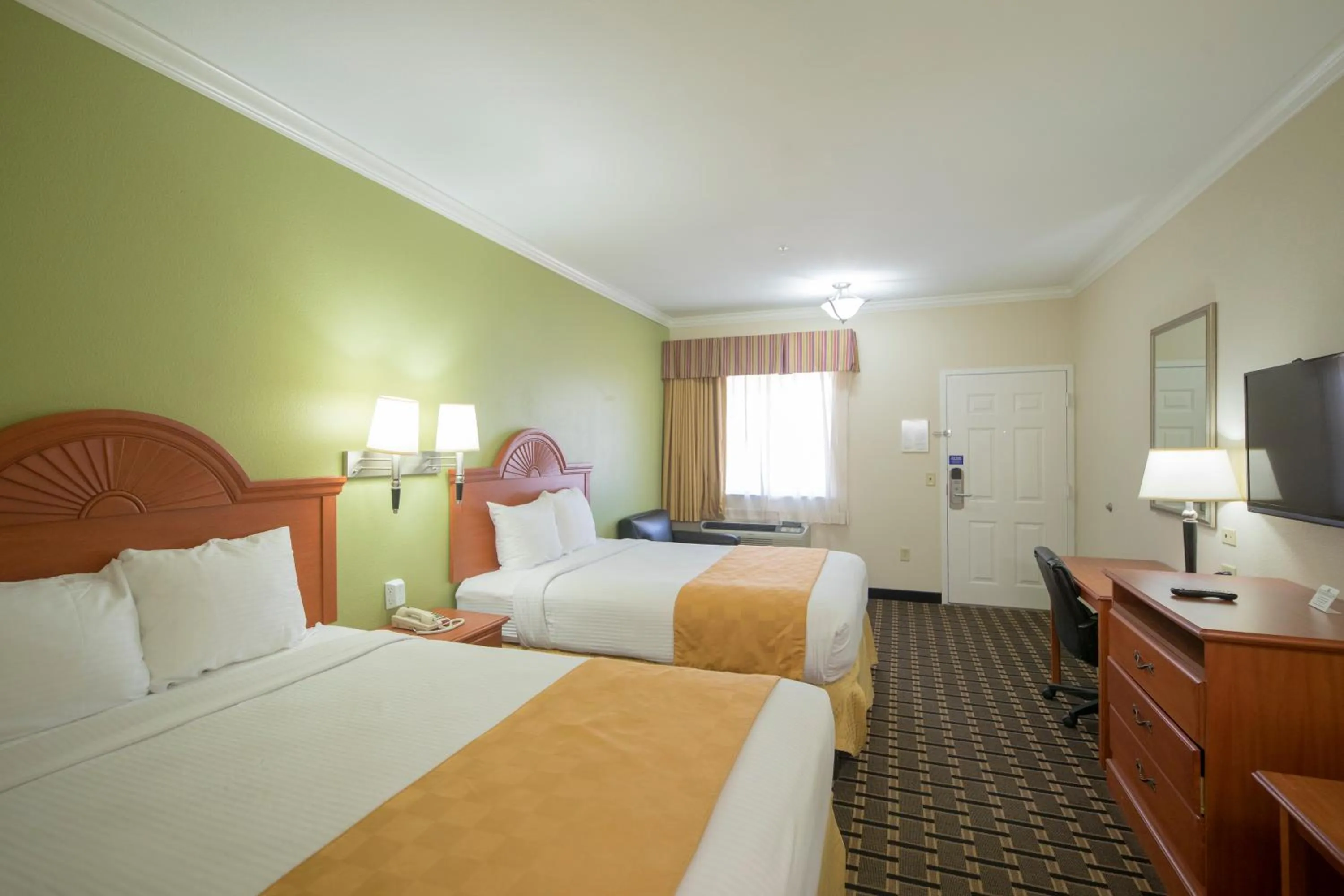 Bedroom, Bed in Motel 6-Tyler, TX