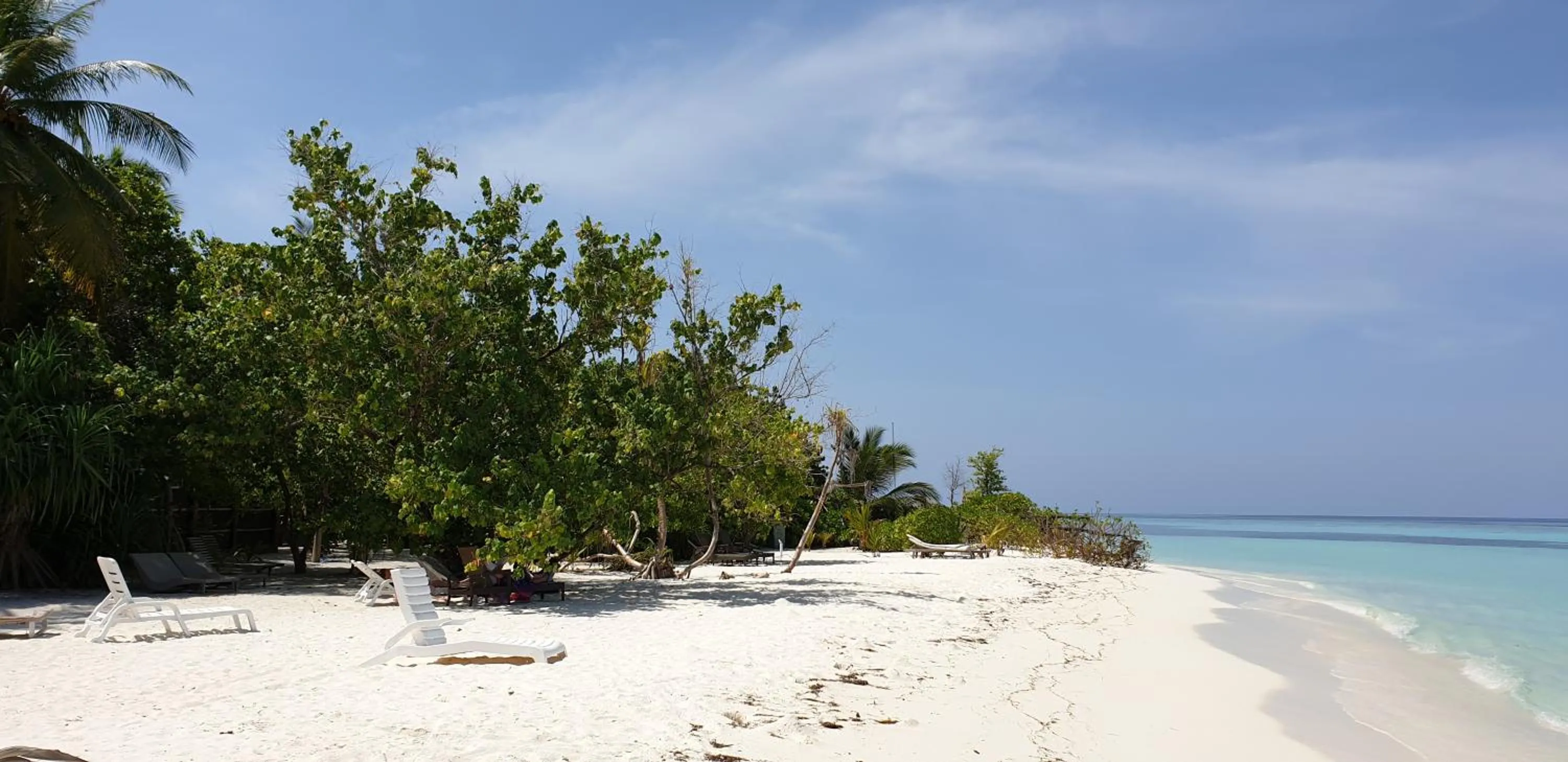 Beach in PERLA Dhangethi