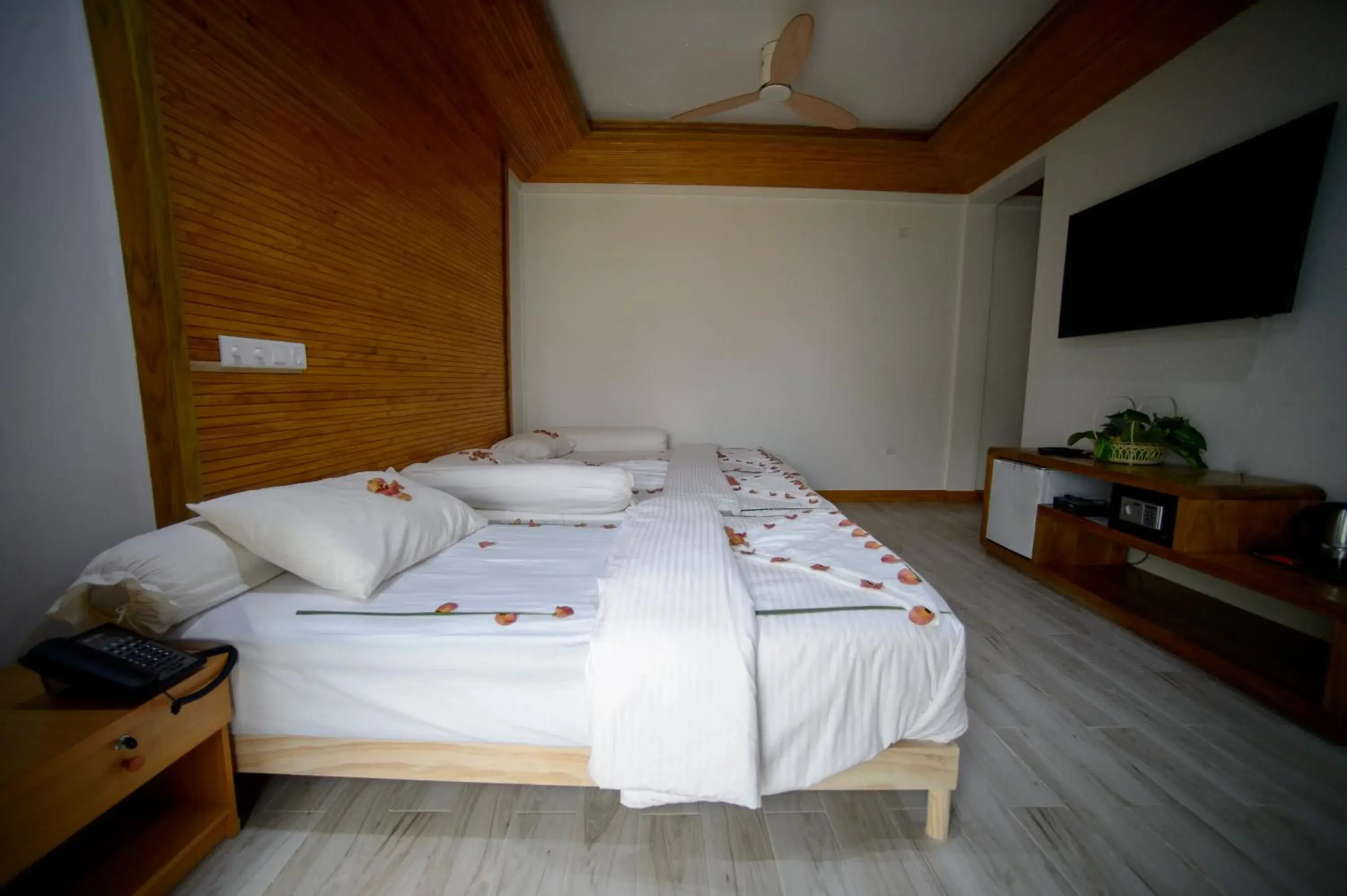 Bedroom, Bed in PERLA Dhangethi Bedroom, Bed in PERLA Dhangethi