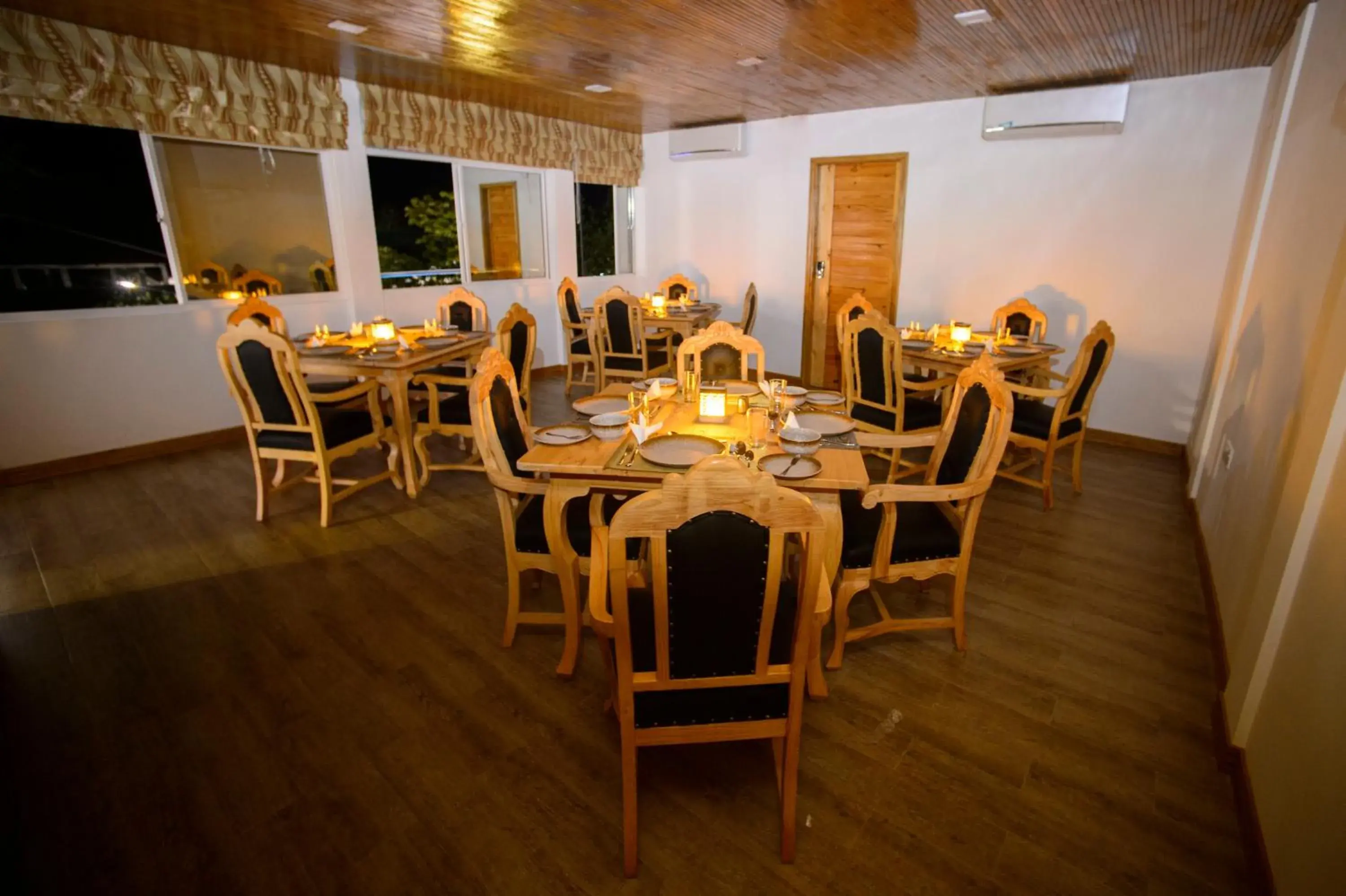 Restaurant/places to eat in PERLA Dhangethi Restaurant/places to eat in PERLA Dhangethi