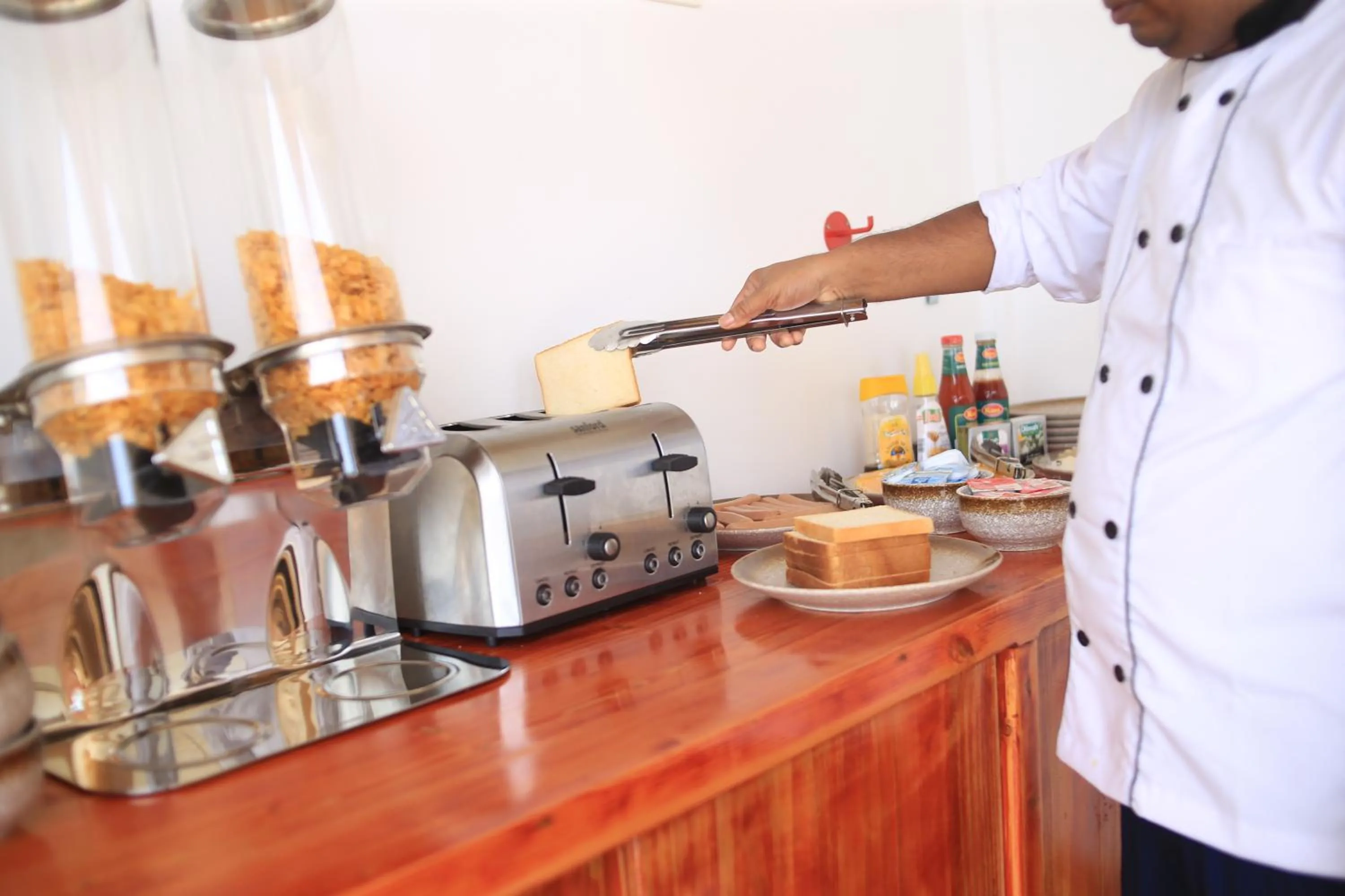 Staff in PERLA Dhangethi