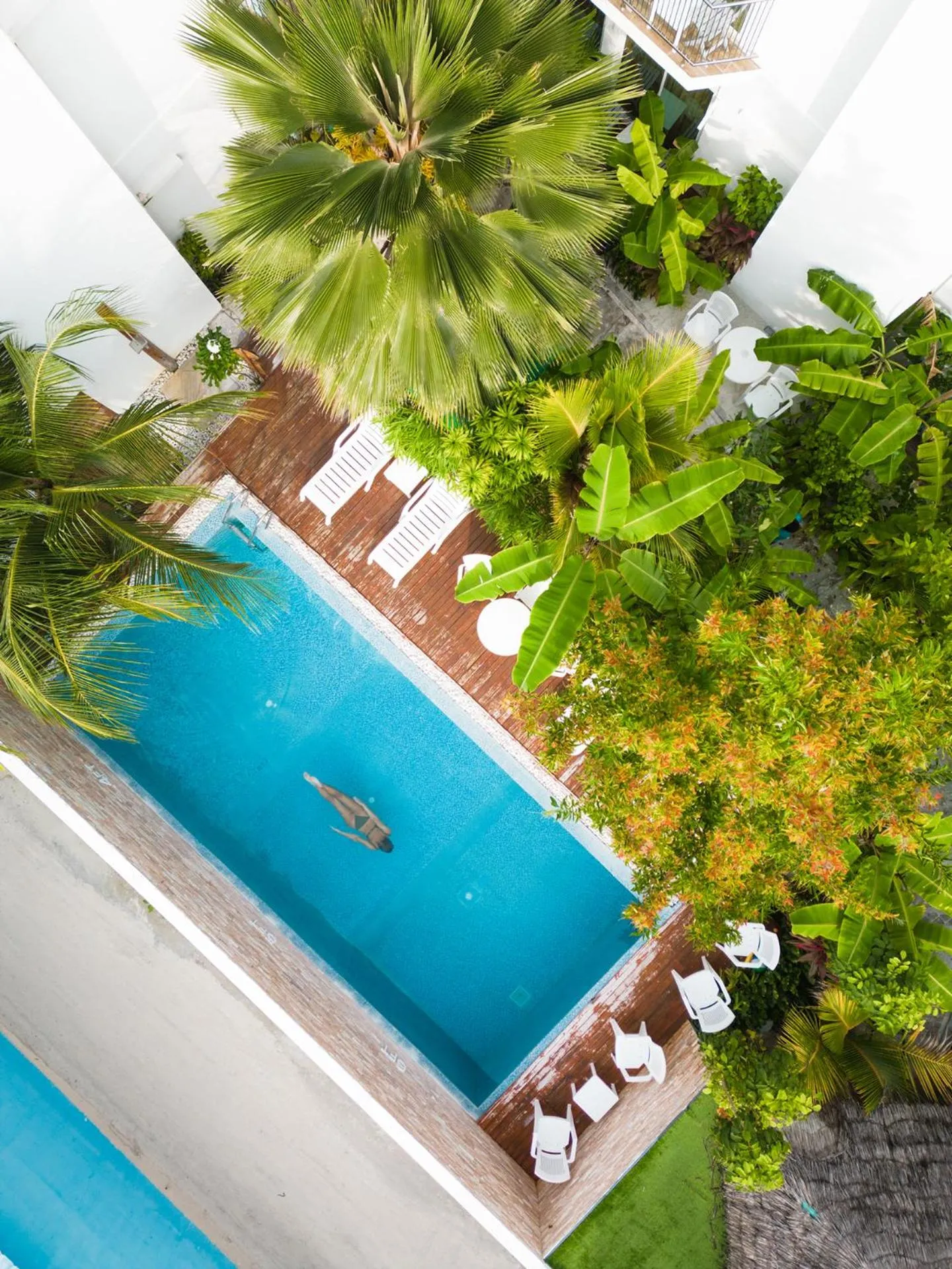 Swimming pool in PERLA Dhangethi