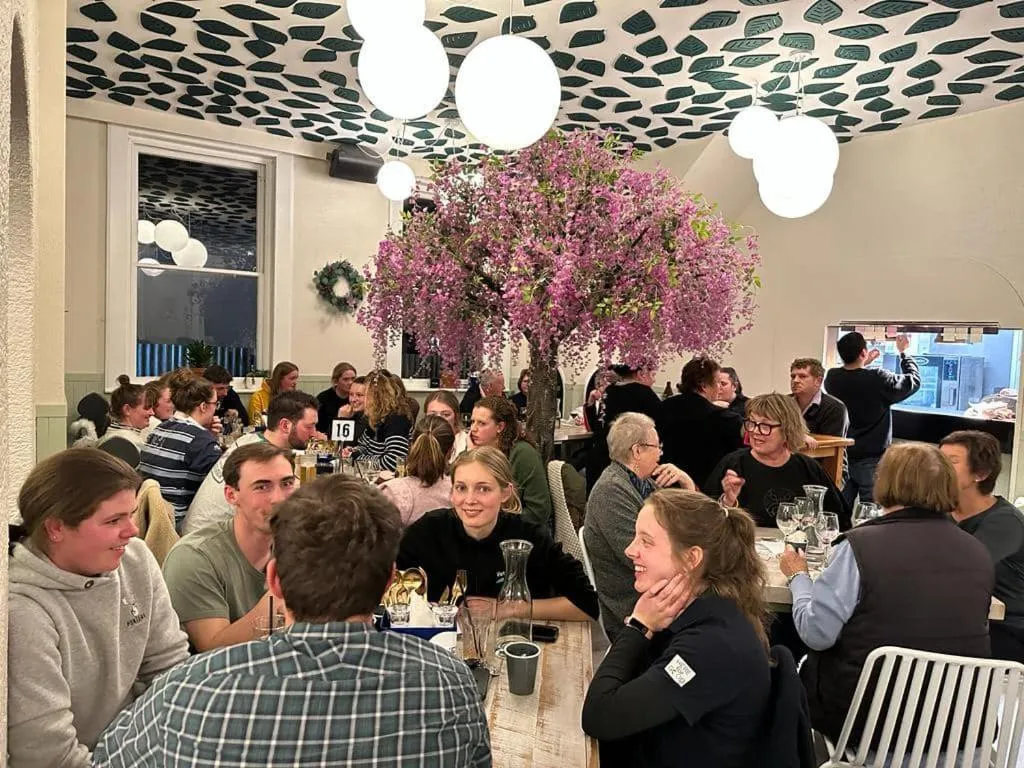 Restaurant/places to eat in Railway Hotel