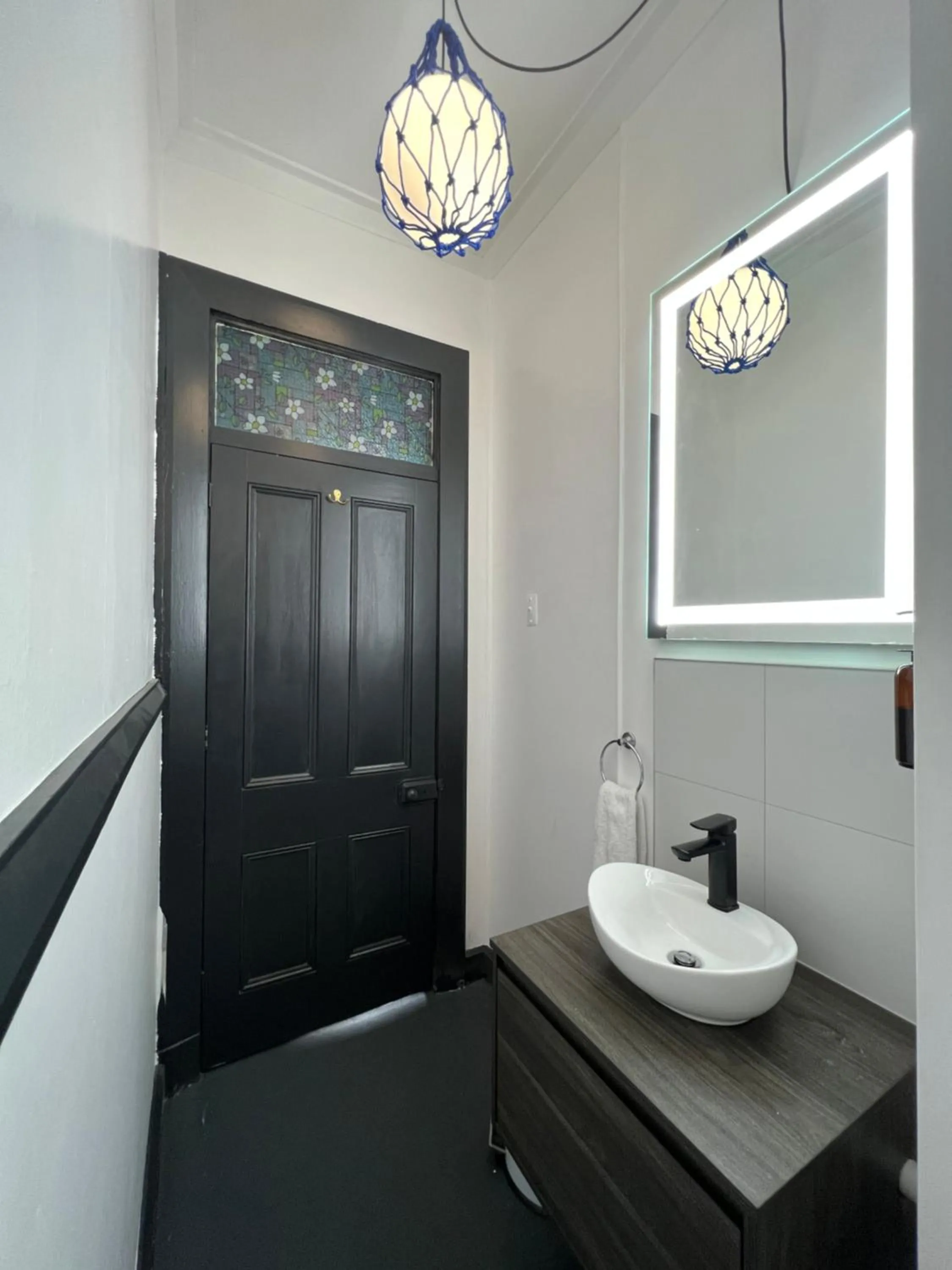 Toilet in Railway Hotel