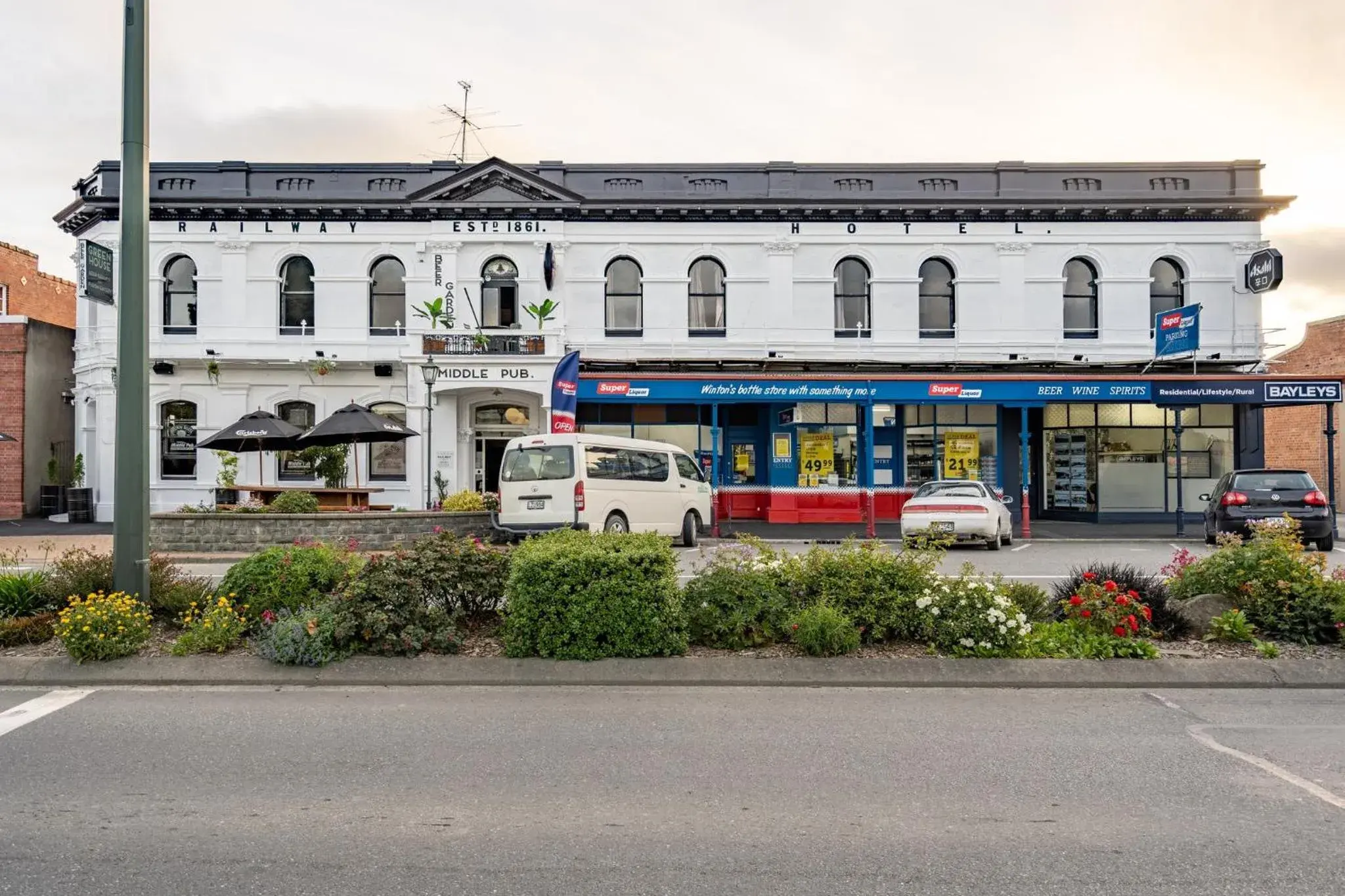 Railway Hotel Railway Hotel