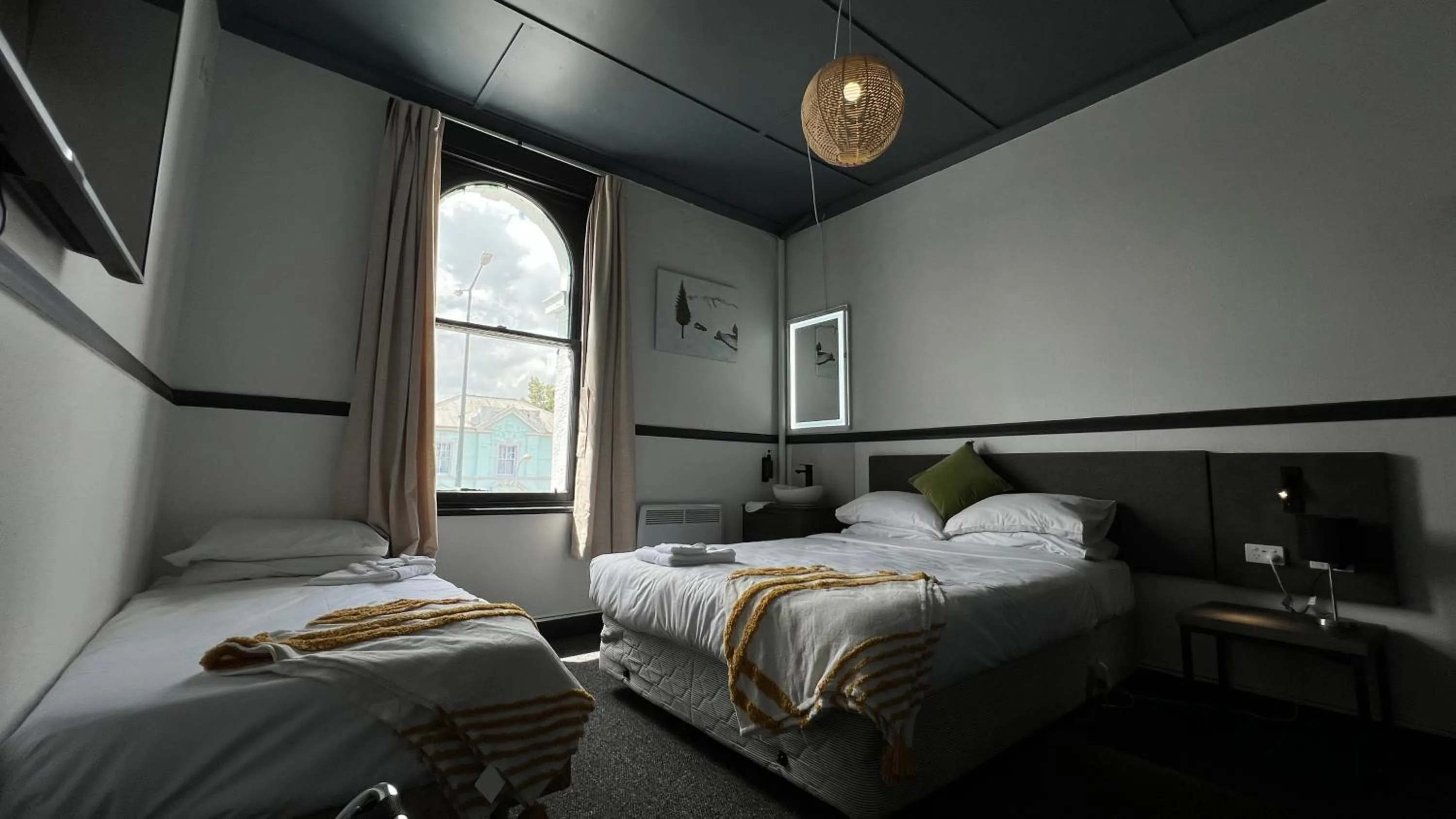 Photo of the whole room, Bed in Railway Hotel